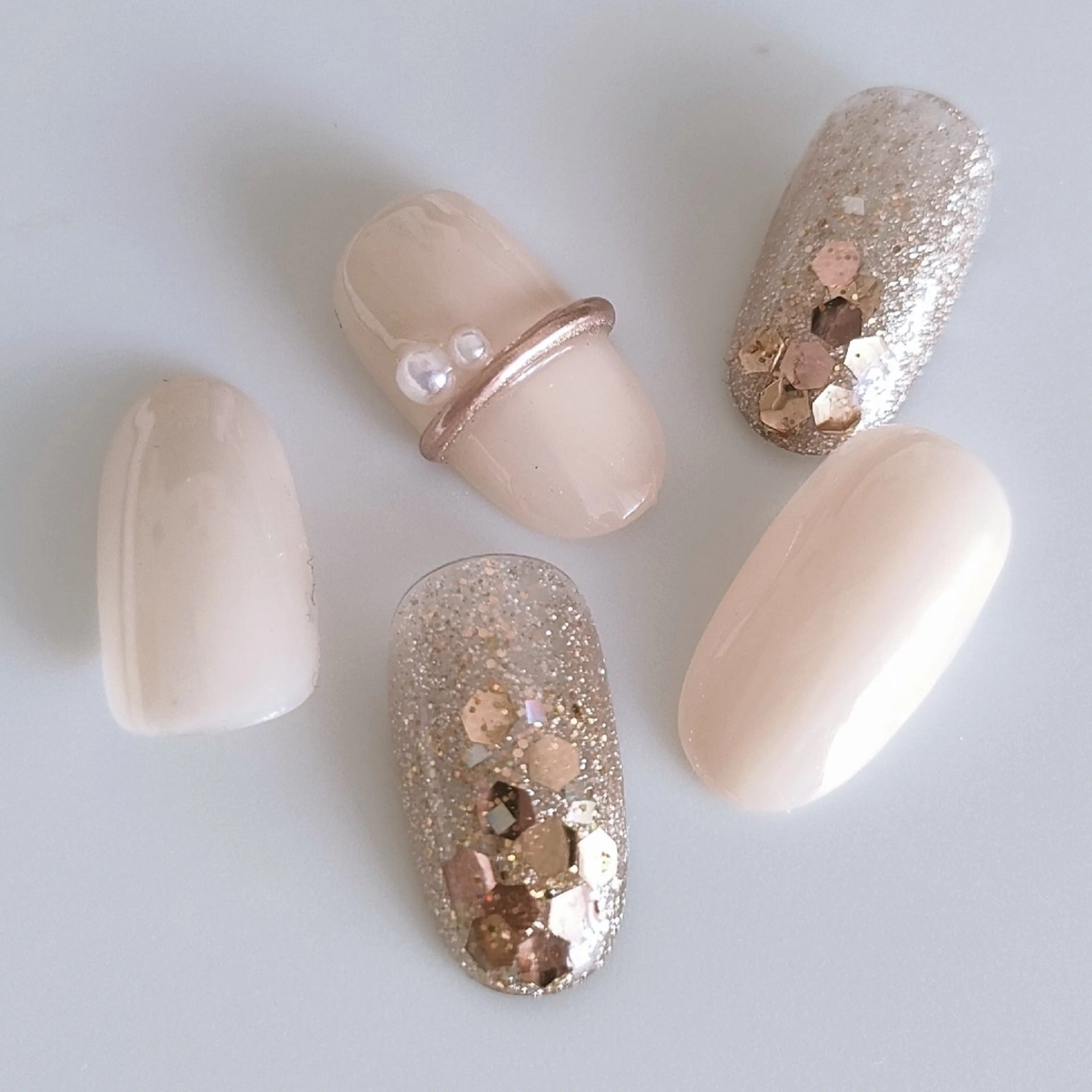 ネイル アートネイル ホログラムネイル キラキラネイル lei🌼 nailroomのネイルデザイン