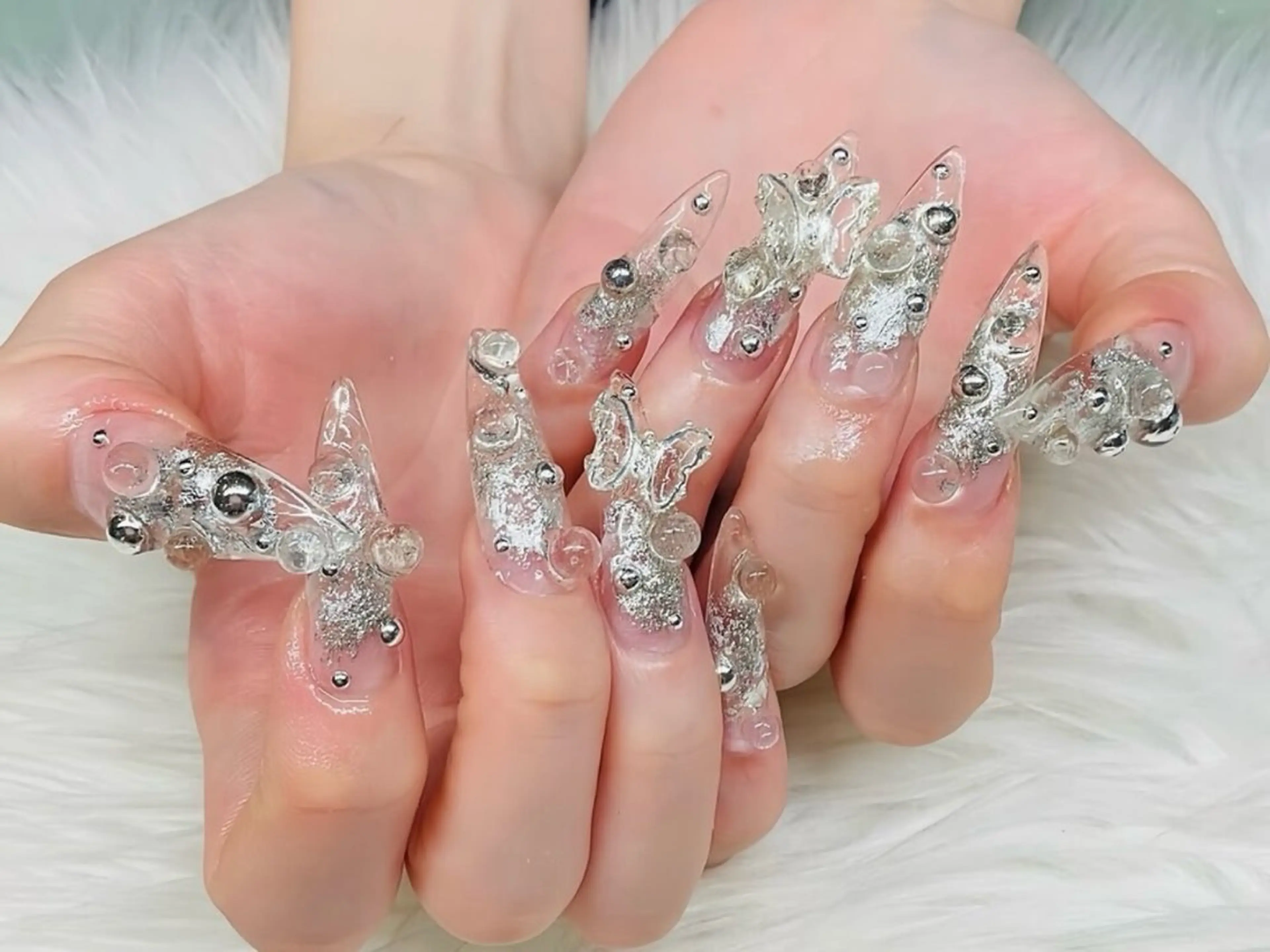 ネイル オーロラネイル チークネイル 桜ネイル クリアネイル ドット ハンドネイル Rin Nail 新大久保店のネイルデザイン