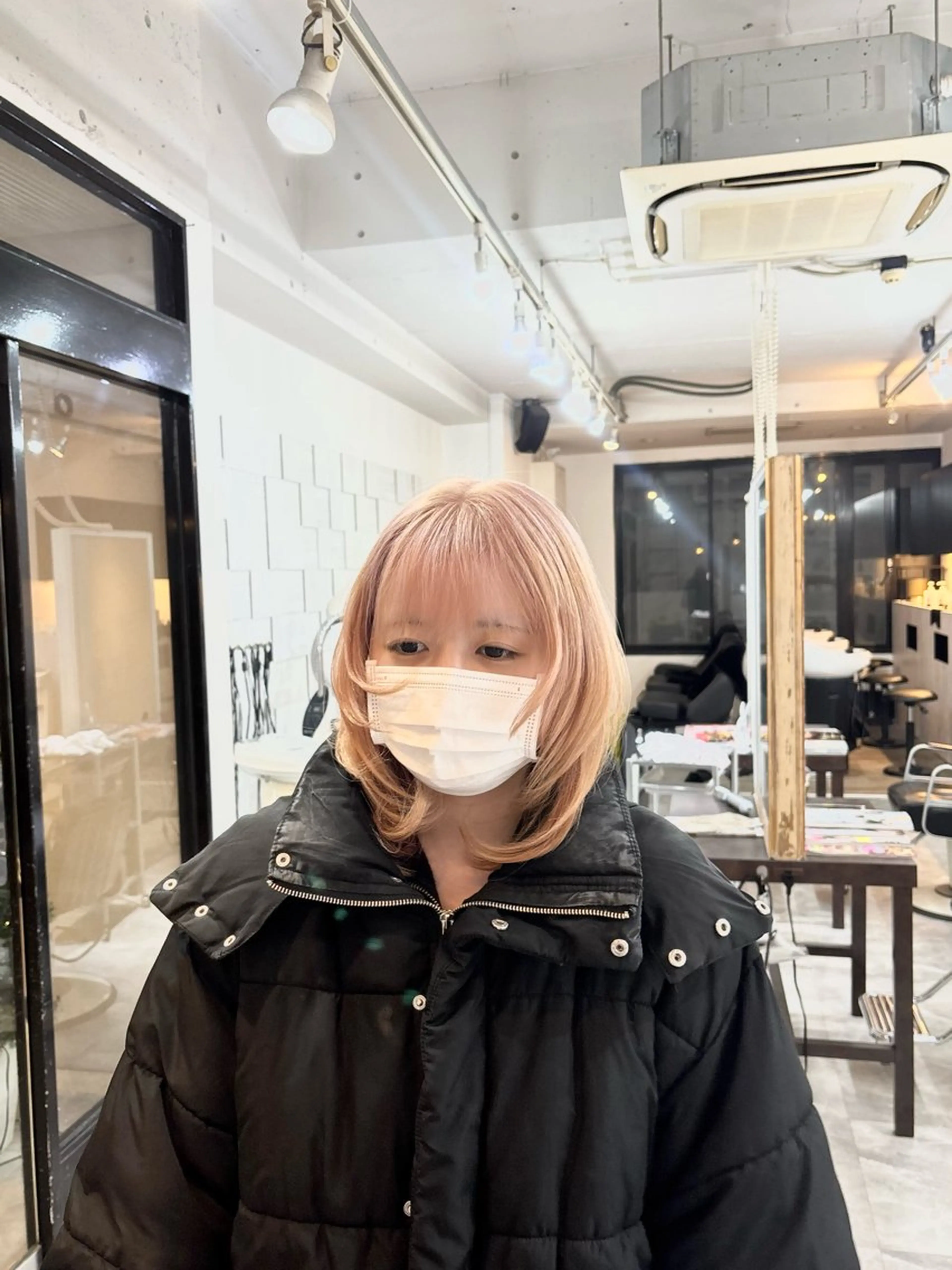セミロング カラー ベージュカラー ブリーチ ブロンド ブロンドベージュ ダブルカラー ショート/ボブ /髪質改善縮毛矯正のヘアスタイル