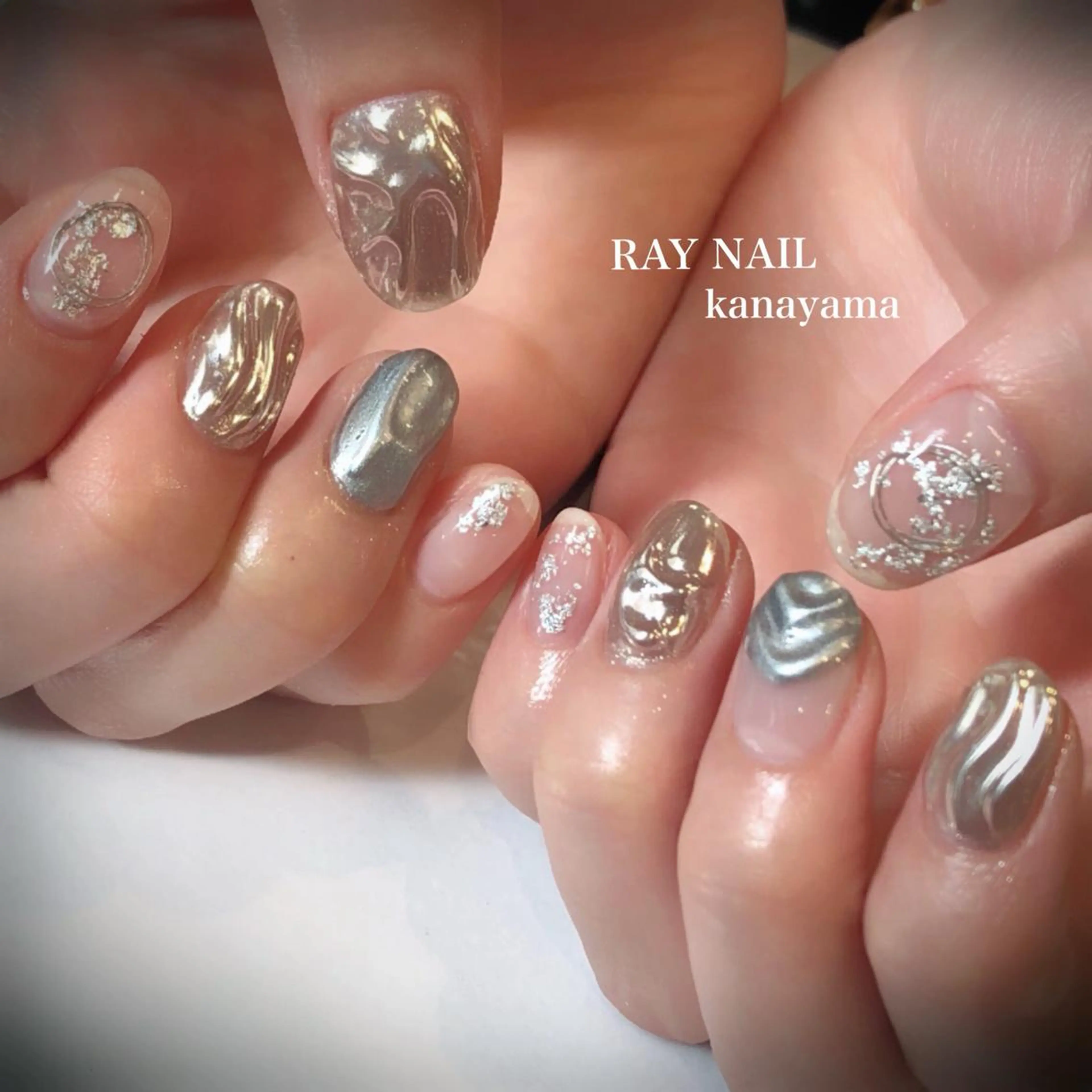 ネイル シルバー Arowa 伊田のネイルデザイン