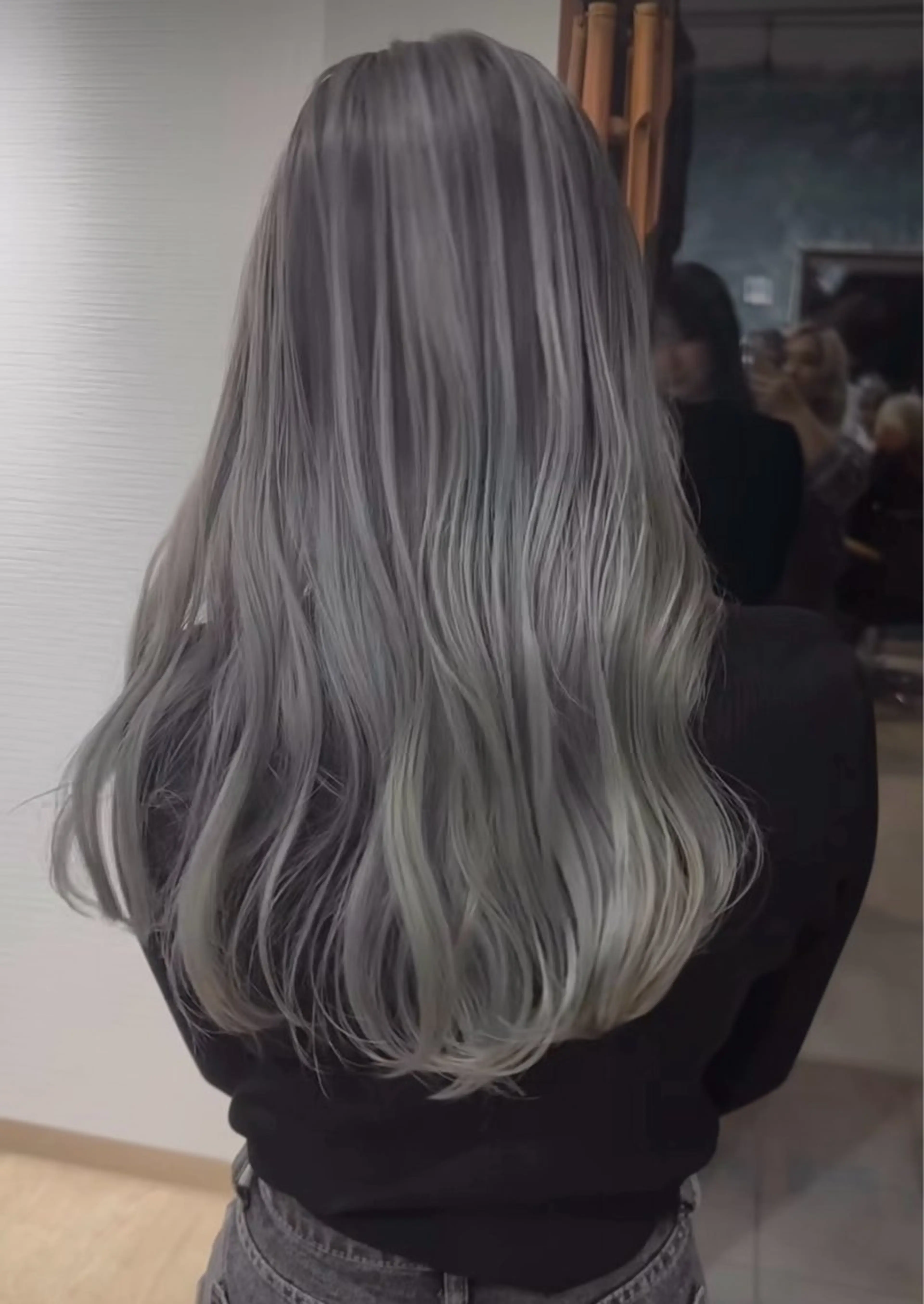 ロング naomi (夜間営業受付中★)のヘアスタイル