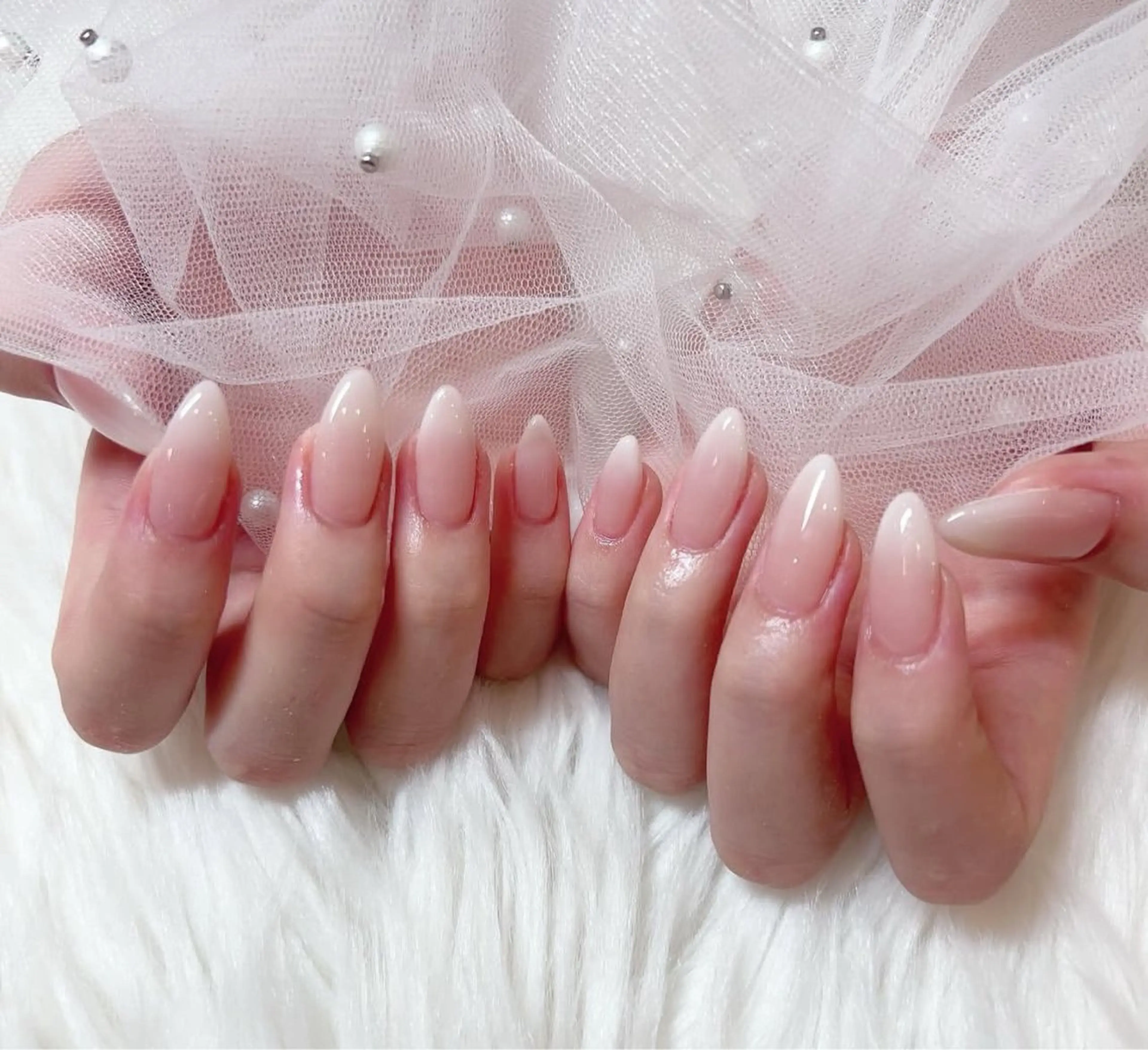 ネイル アートネイル グラデーション キラキラネイル ニュアンスネイル オフィスネイル ハンドネイル Amee Nail Salonのネイルデザイン