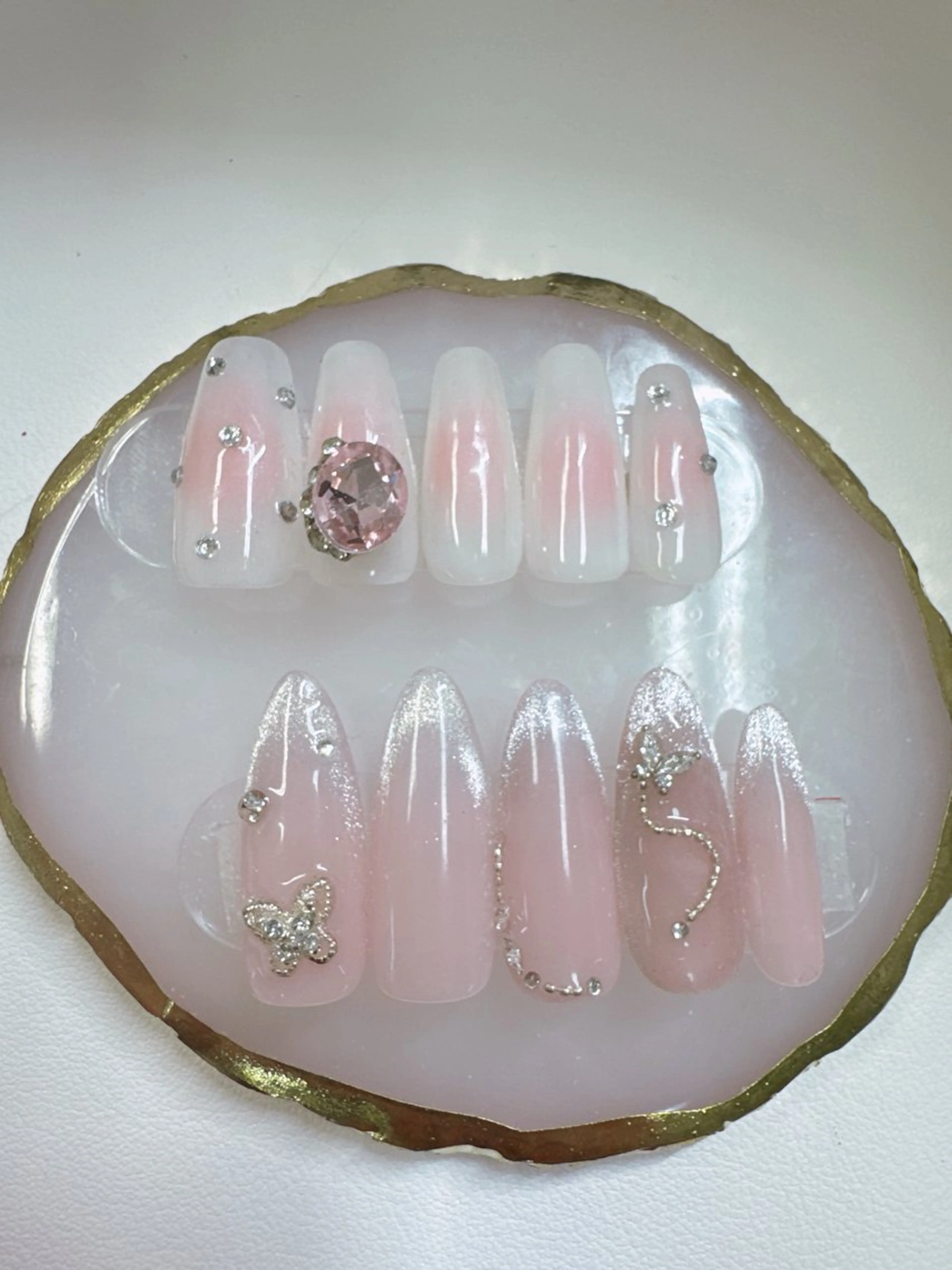 ネイル アートネイル べっ甲ネイル ドット フットネイル フレンチネイル ハンドネイル Queeens nailのネイルデザイン