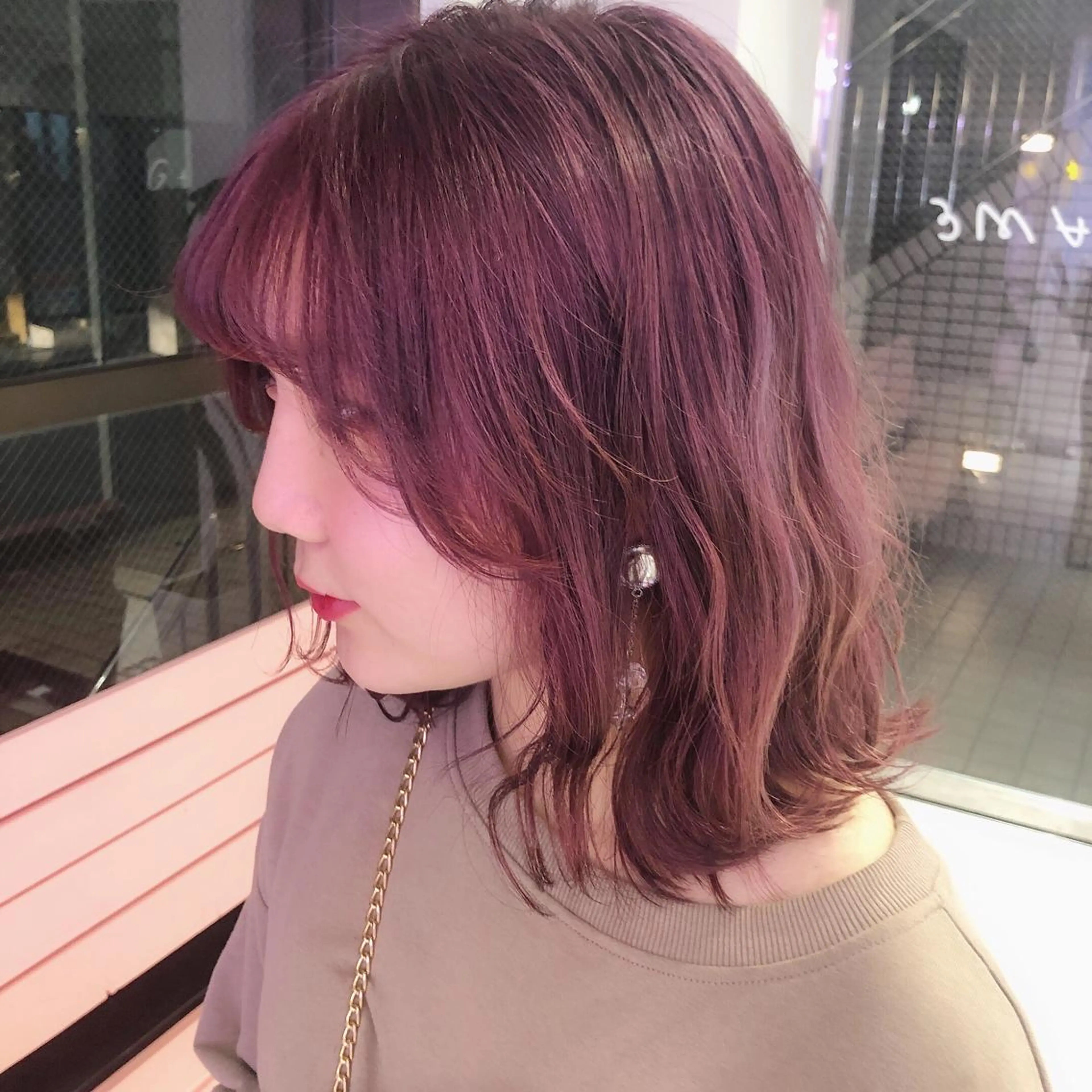 ミディアム カラー ピンクカラー ルビー ヘアカラー トリートメント 透明感カラー× レイヤーカット✨高梨のヘアスタイル