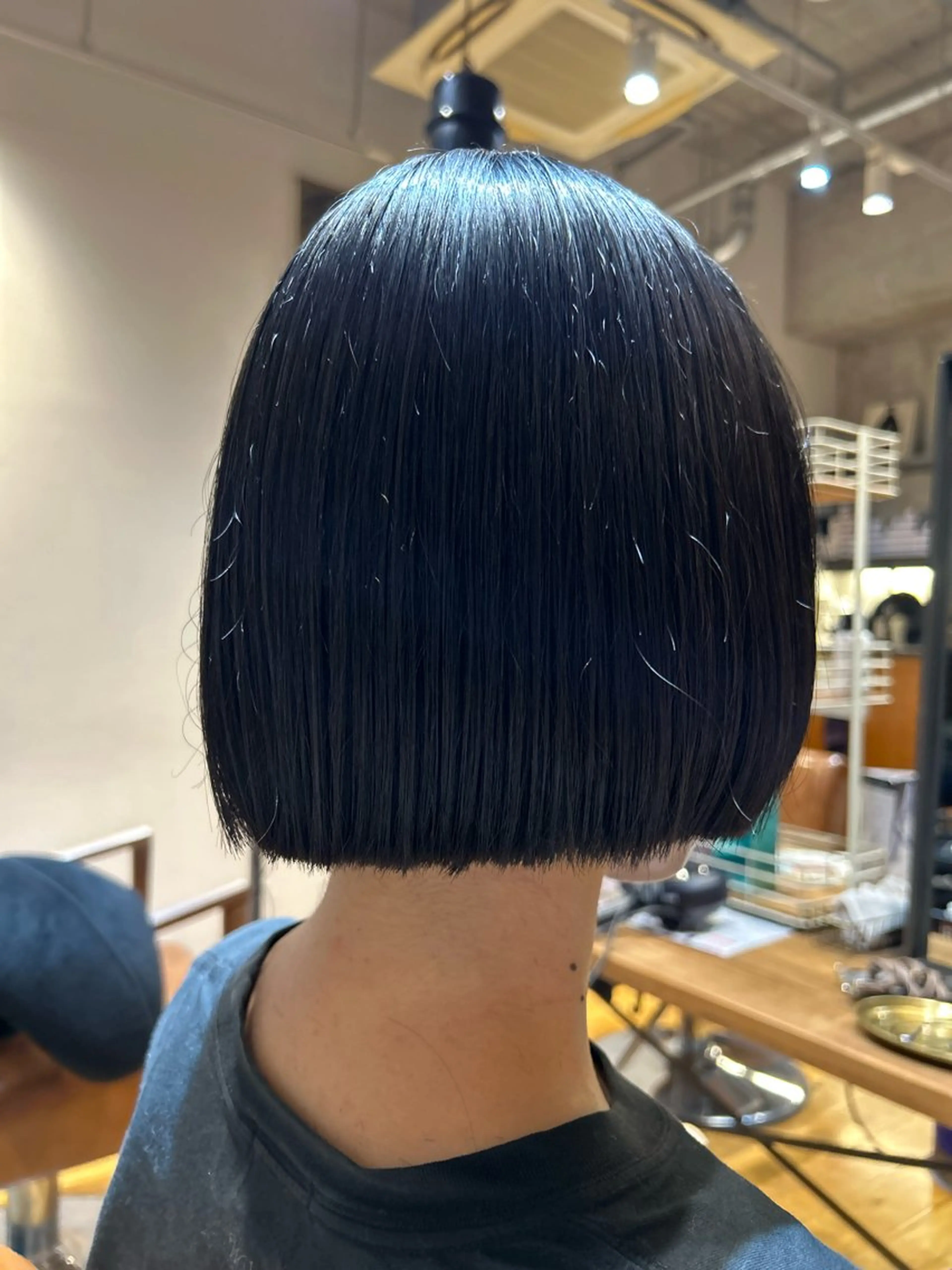 ミディアム ワンレンボブ ボブ 🌊インナーカラー 🐬櫻井海星のヘアスタイル