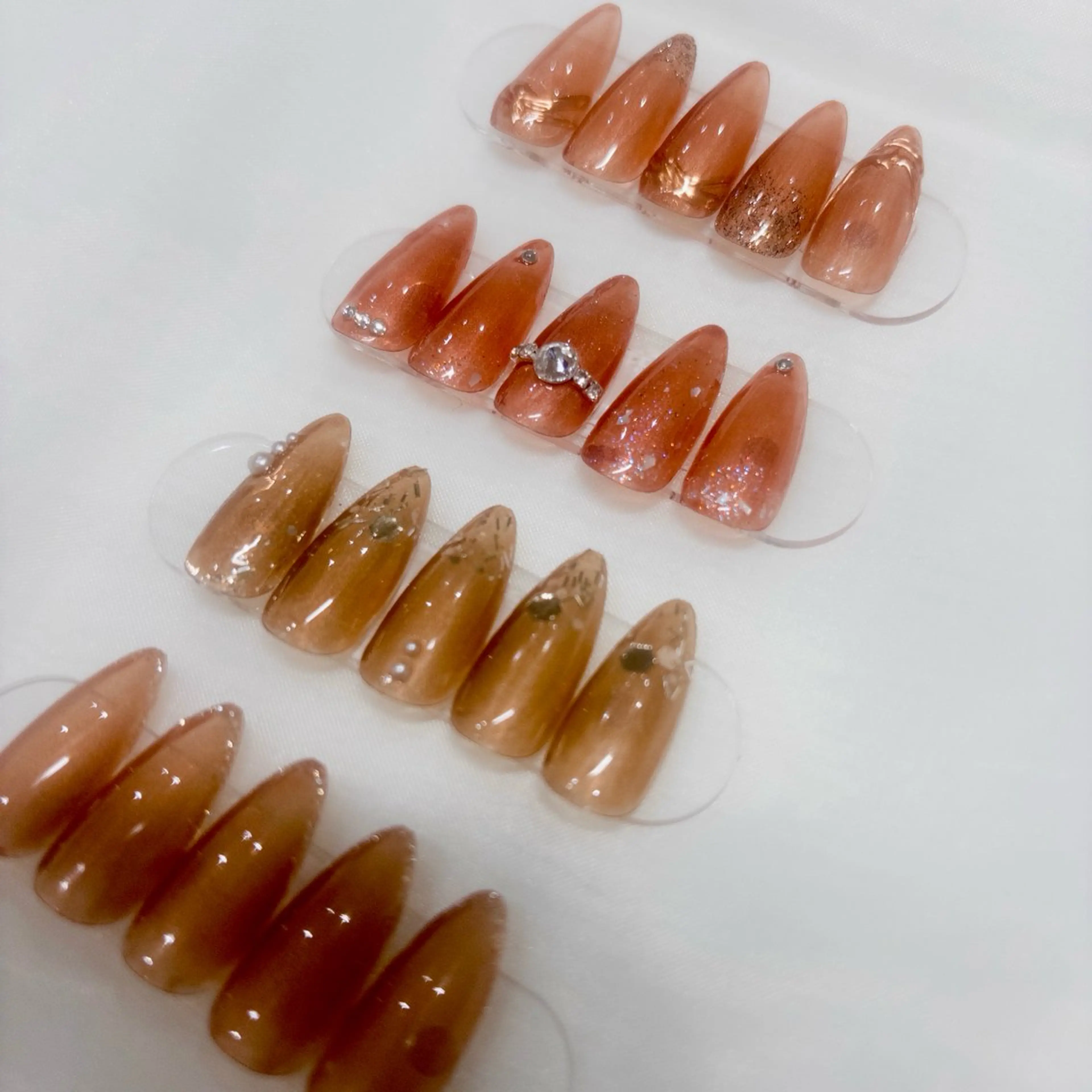 セミロング イレジスティブル ネイルズのネイルデザイン