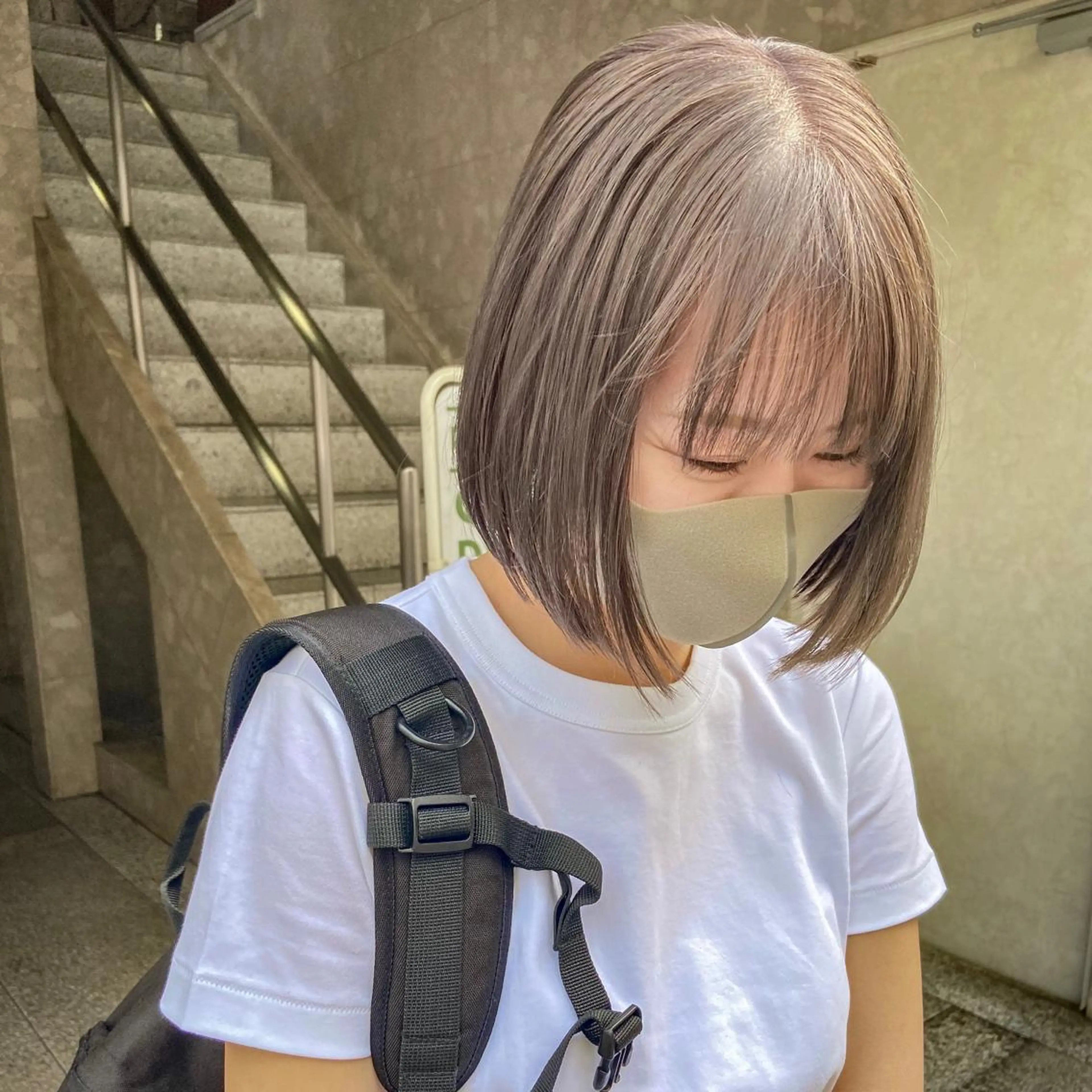 ミディアム カラー ベージュカラー ヘアカラー トリートメント 岡本康平/ボブ /ブリーチ/レイヤーのヘアスタイル