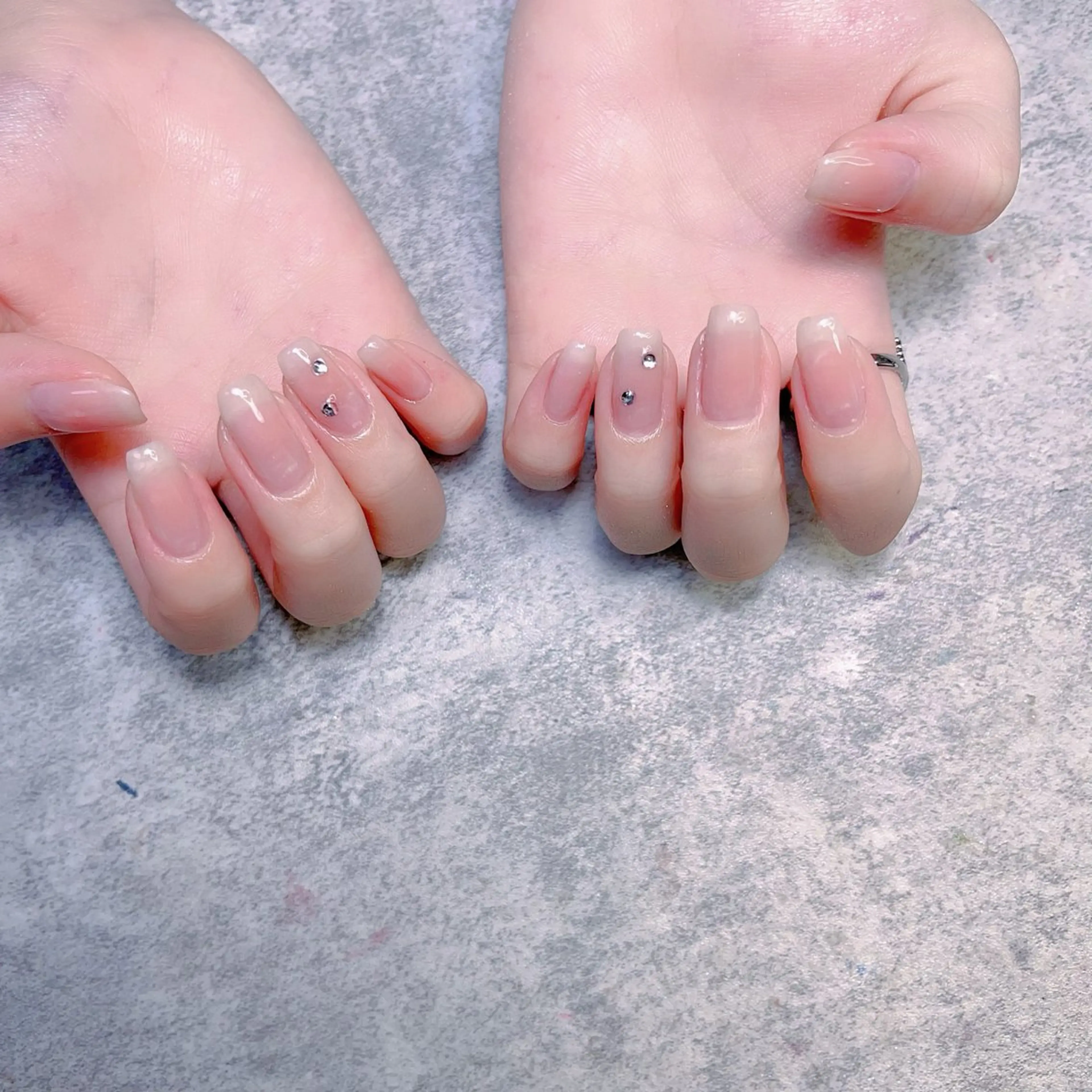 ミディアム めぐみのネイルサロン スタッフ練習のネイルデザイン