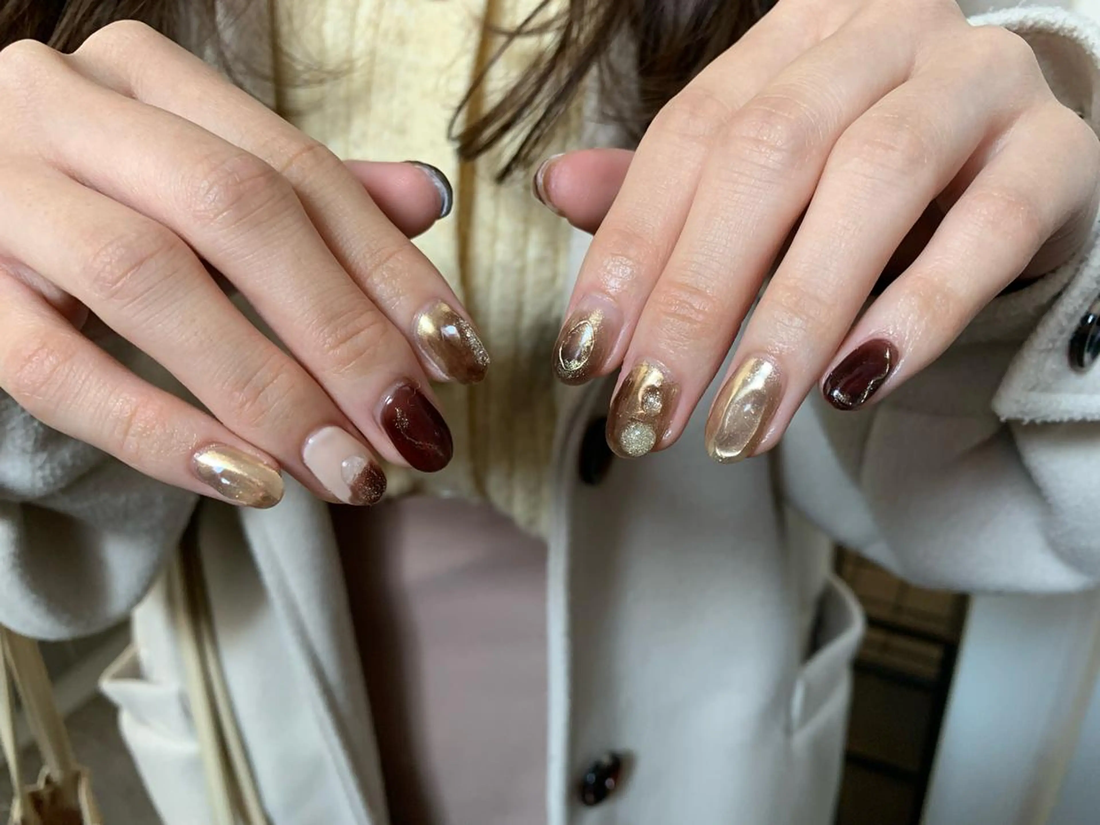 ネイル ブラウン 持ち込み マキノ ユイのネイルデザイン