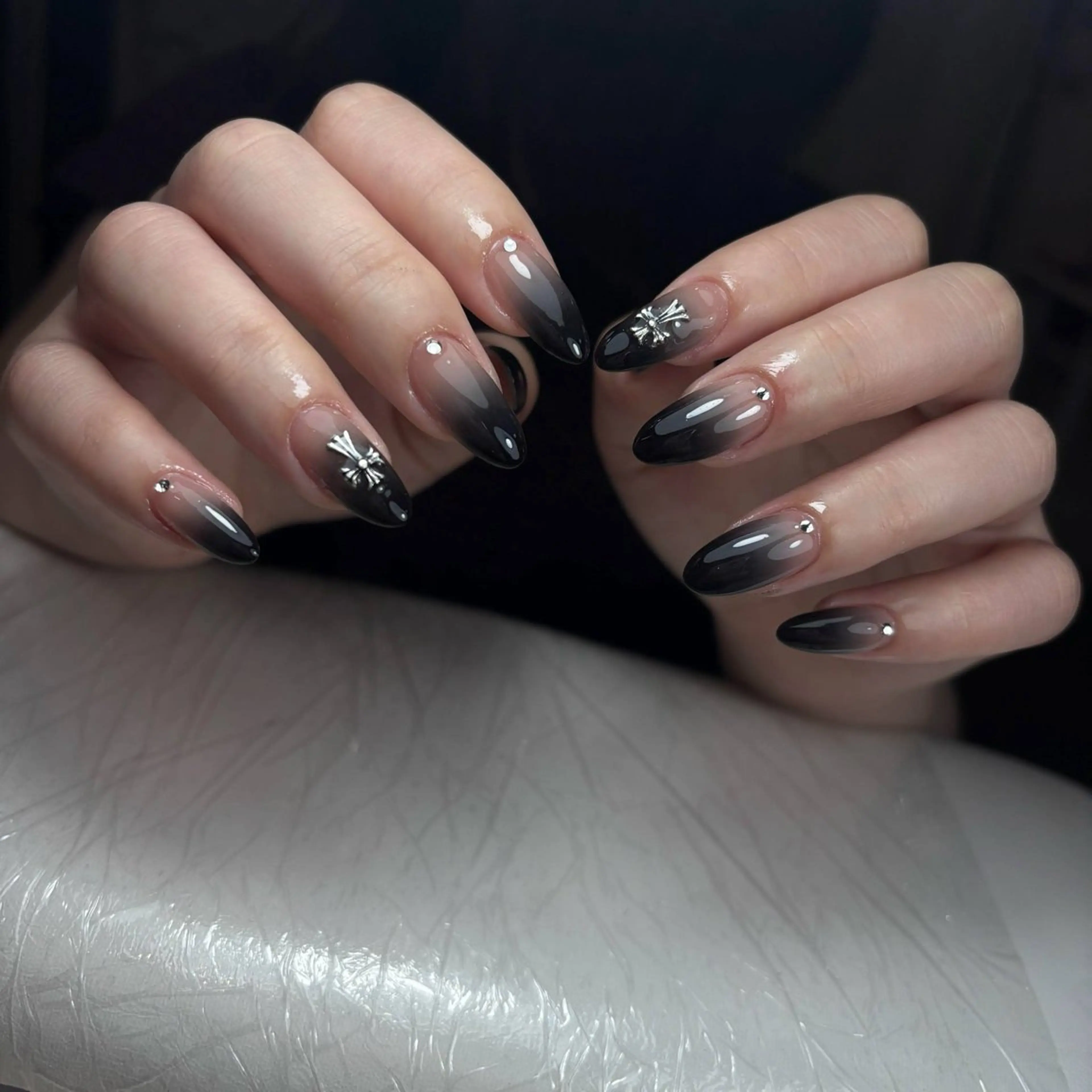 ネイル チークネイル フレンチネイル グラデーション 韓国ネイル マグネットネイル Hana Nailのネイルデザイン