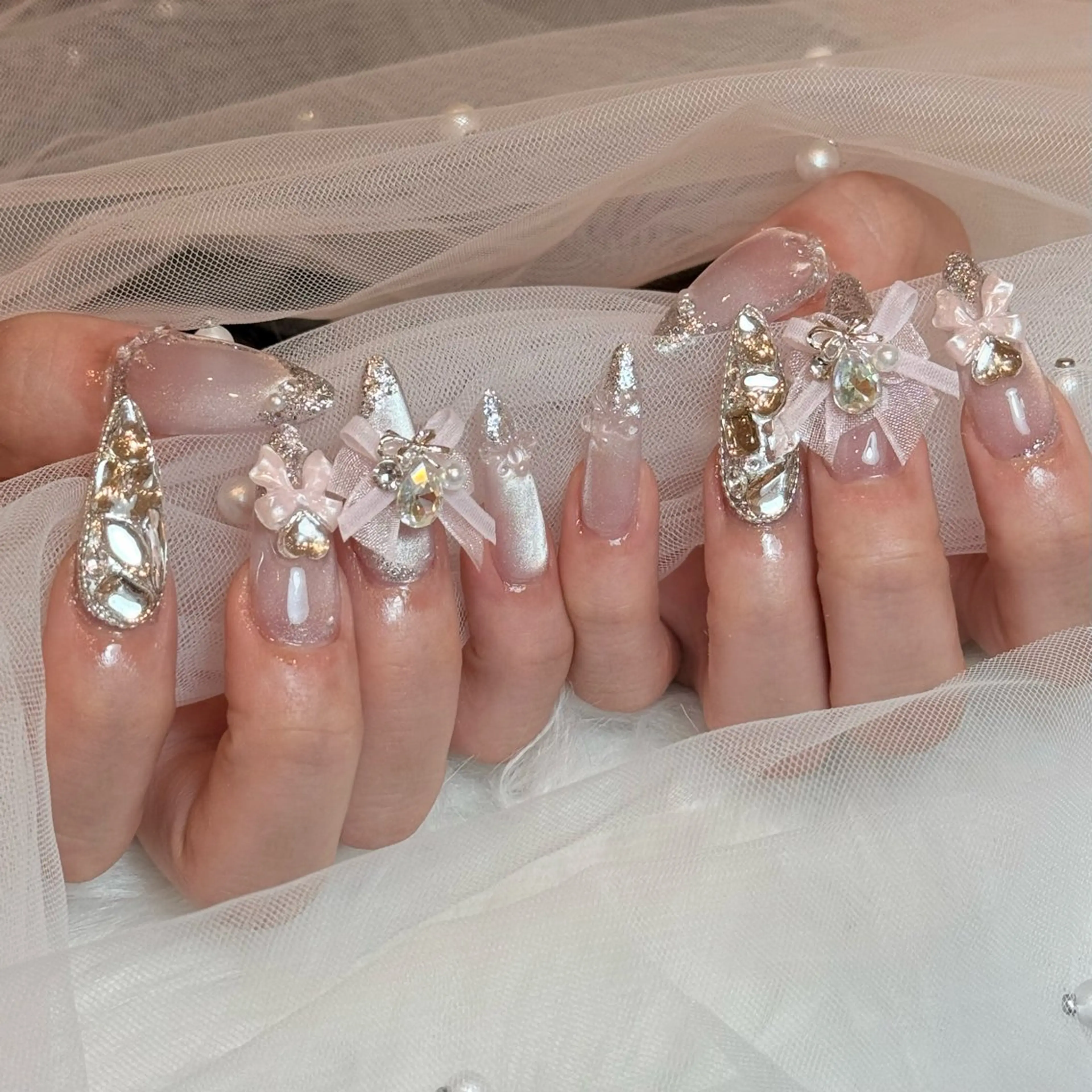 ネイル チークネイル ドット フレンチネイル グラデーション ハート ハンドネイル ハンドケア Nihonthy Nail 新宿のネイルデザイン