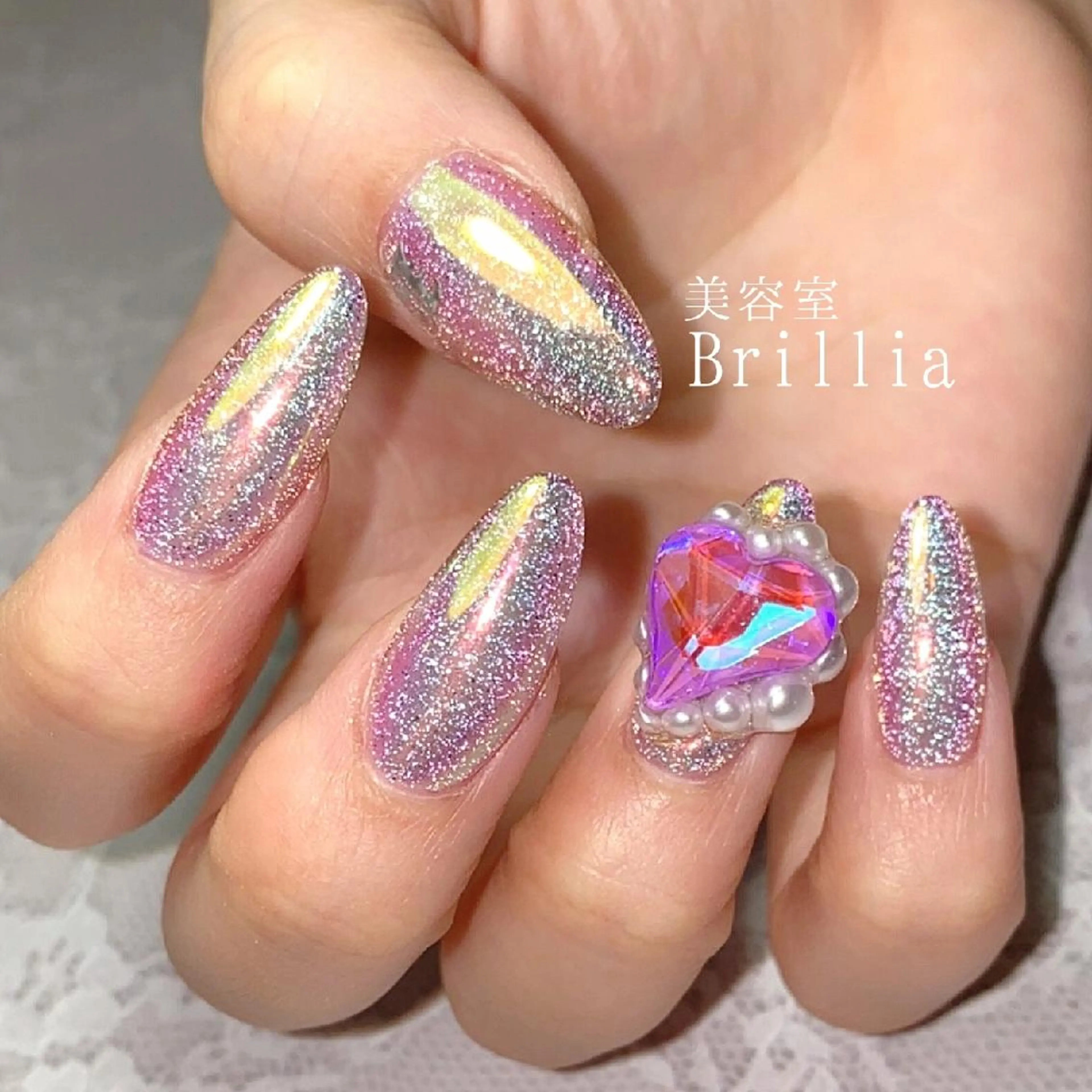 ネイル オーロラネイル フラッシュネイル ラメ(グリッター) ハンドネイル 柴田 彩のネイルデザイン