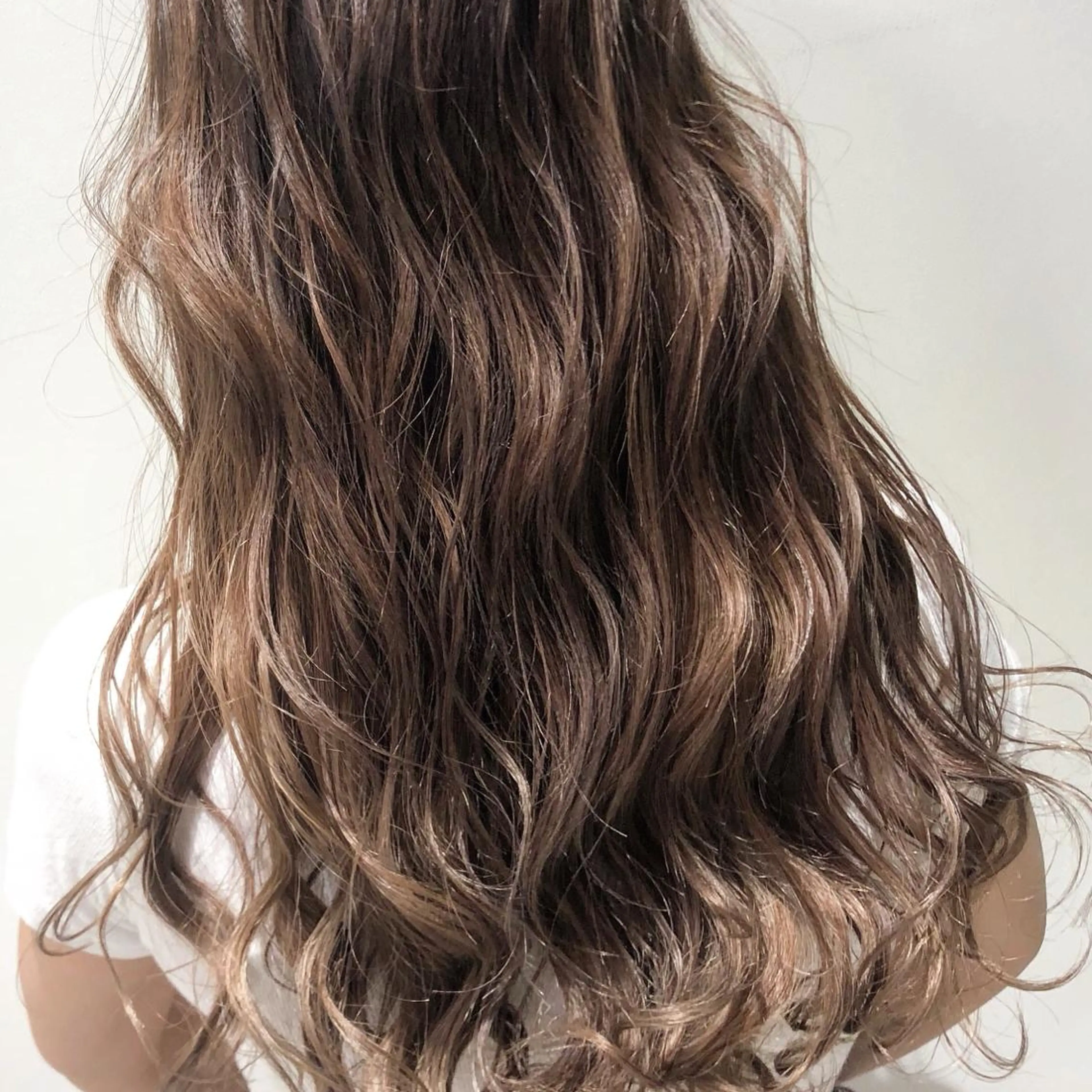 カラー 三鷹で1番ショート ボブをカットする新谷のヘアスタイル