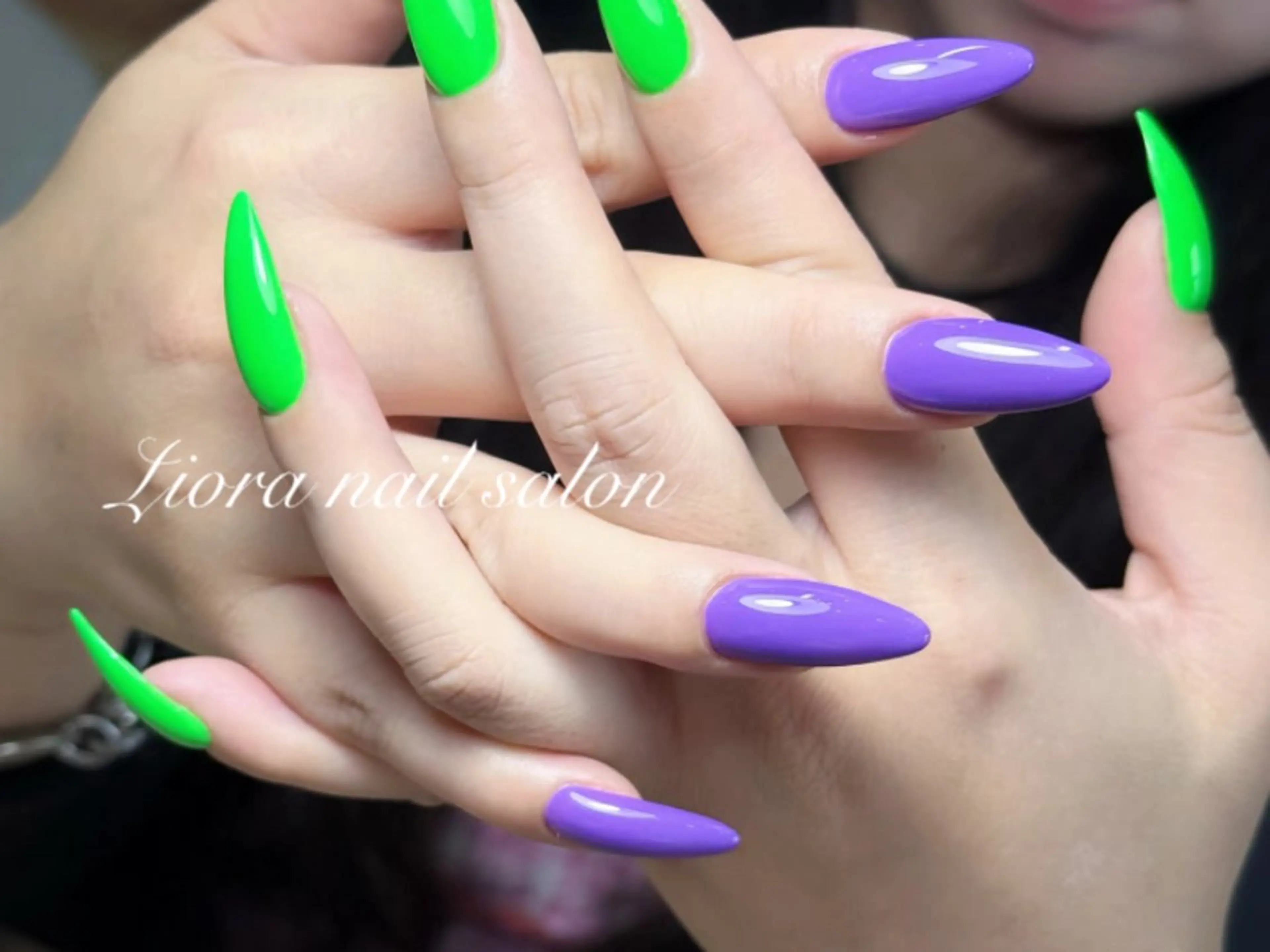 ネイル フレンチネイル ジェルネイル ガーリー グラデーション キラキラネイル ハンドネイル Liora nail スカルプ専門店のネイルデザイン