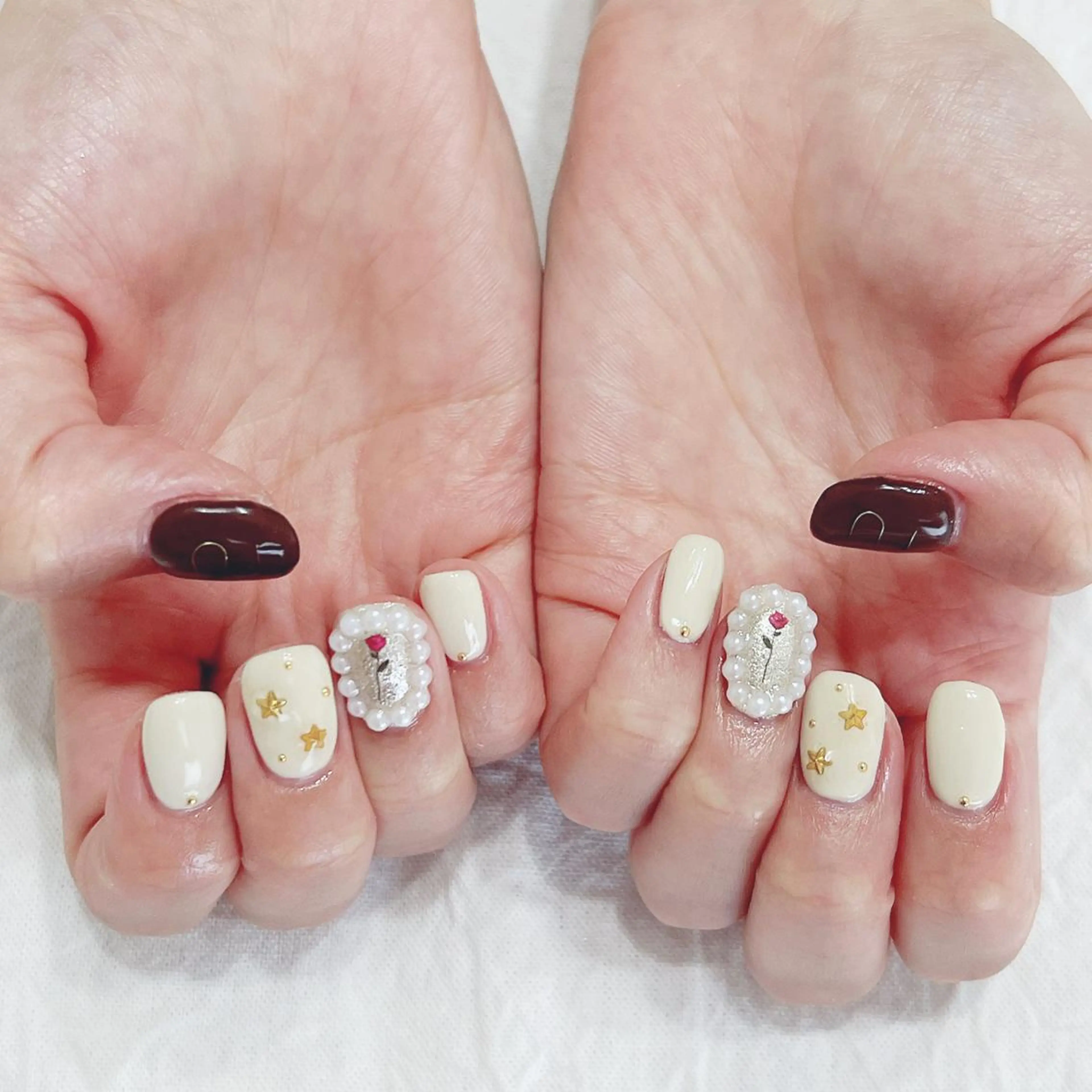 ネイル ラメ(グリッター) スクエアネイル ホワイト ハンドネイル peaberry nailのネイルデザイン