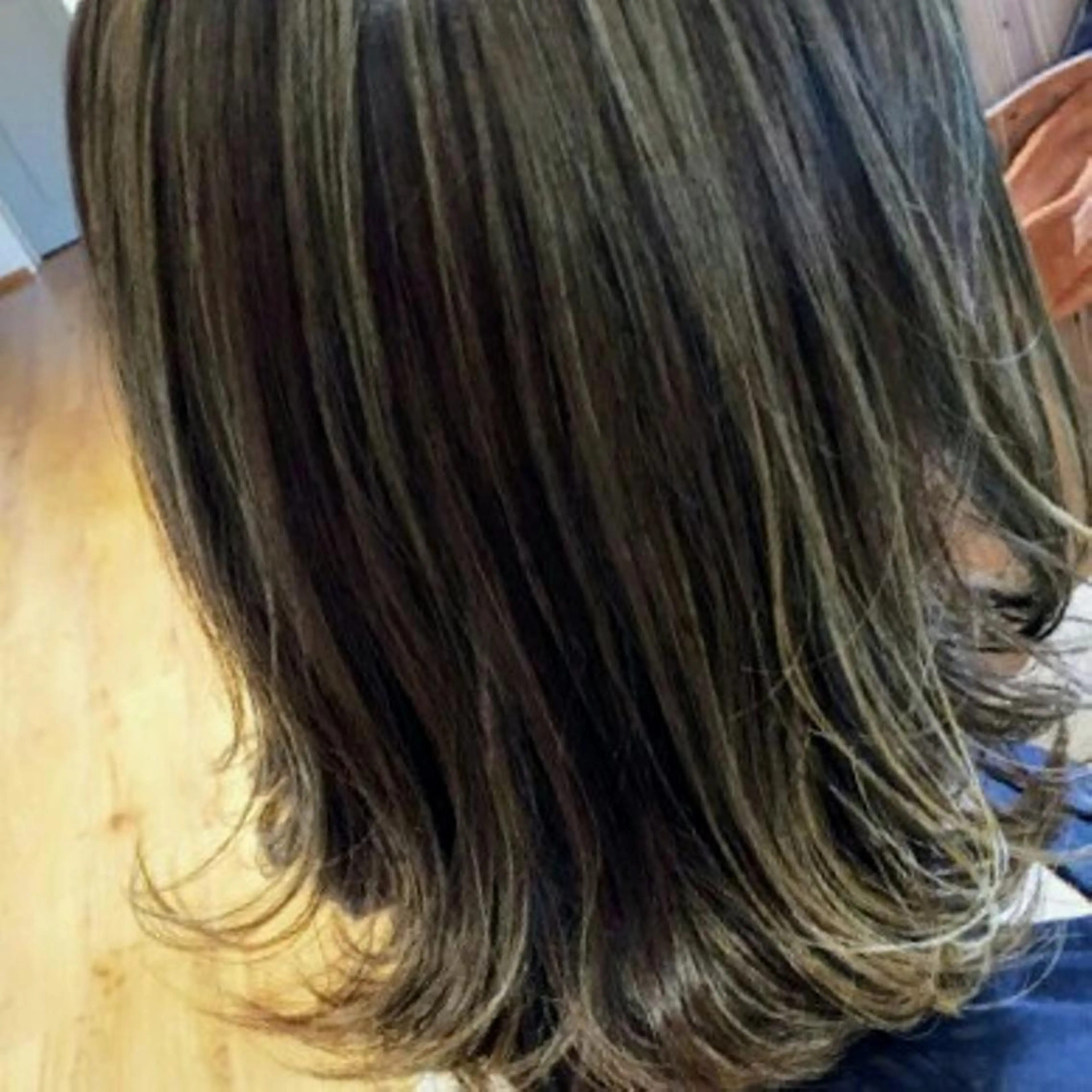 ミディアム カラー ヘアアレンジ 切りっぱなしボブ ハイライトカラー ボブ 外国人風カラー ハイライト 畠村 美智子のヘアスタイル