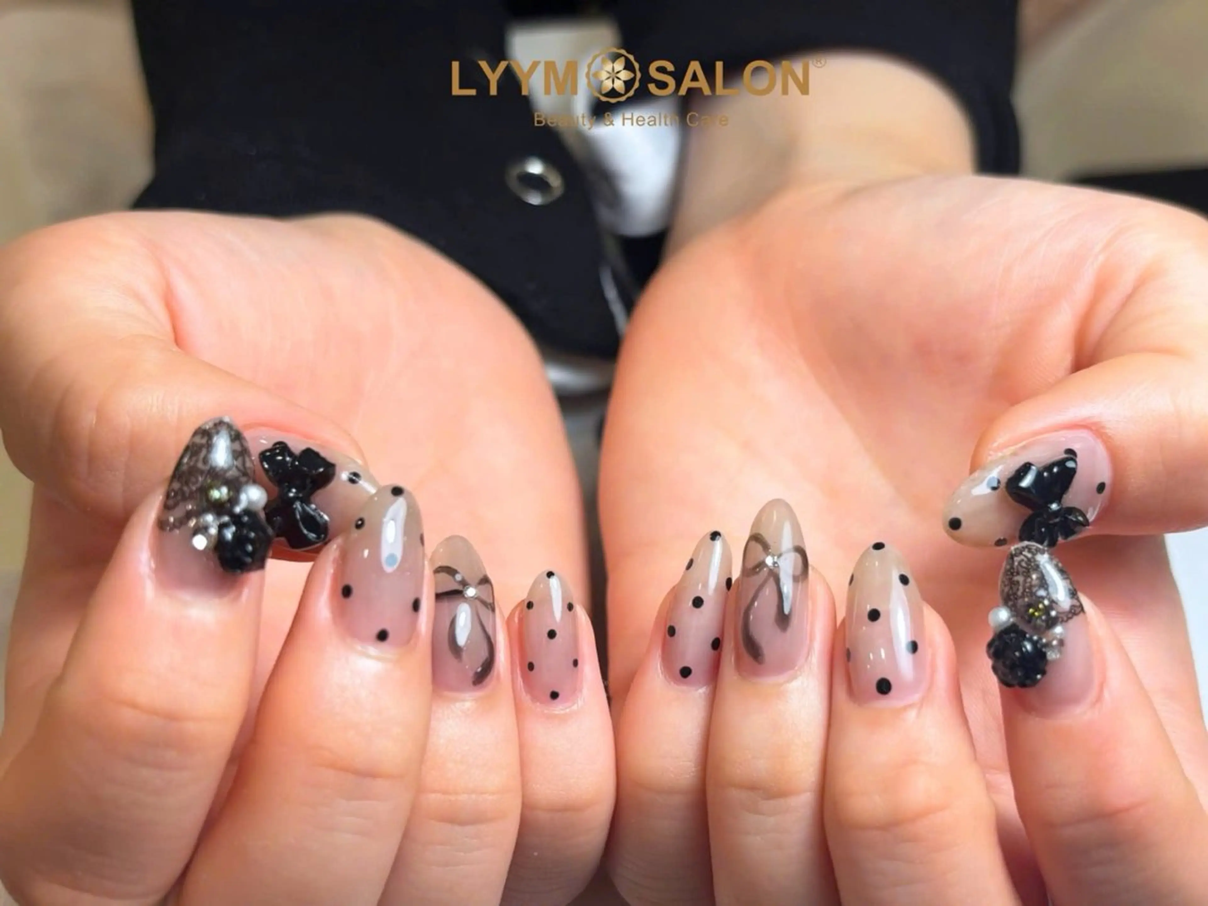 ネイル ドット ガーリー 韓国ネイル リボン ハンドネイル LYYM Salonのネイルデザイン