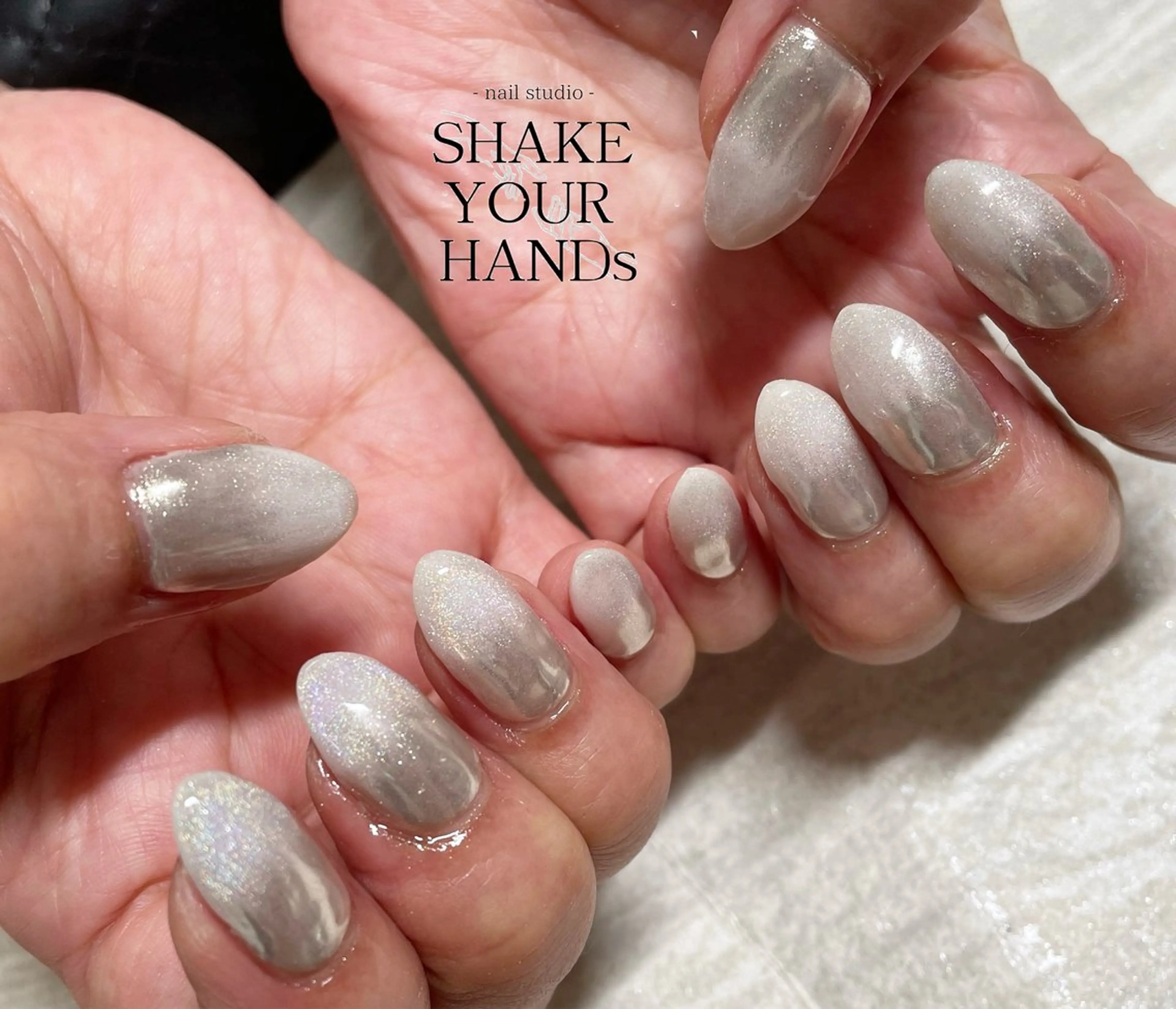 ネイル マグネットネイル ミラーネイル ネイルスタジオ シェイクユアハンズのネイルデザイン