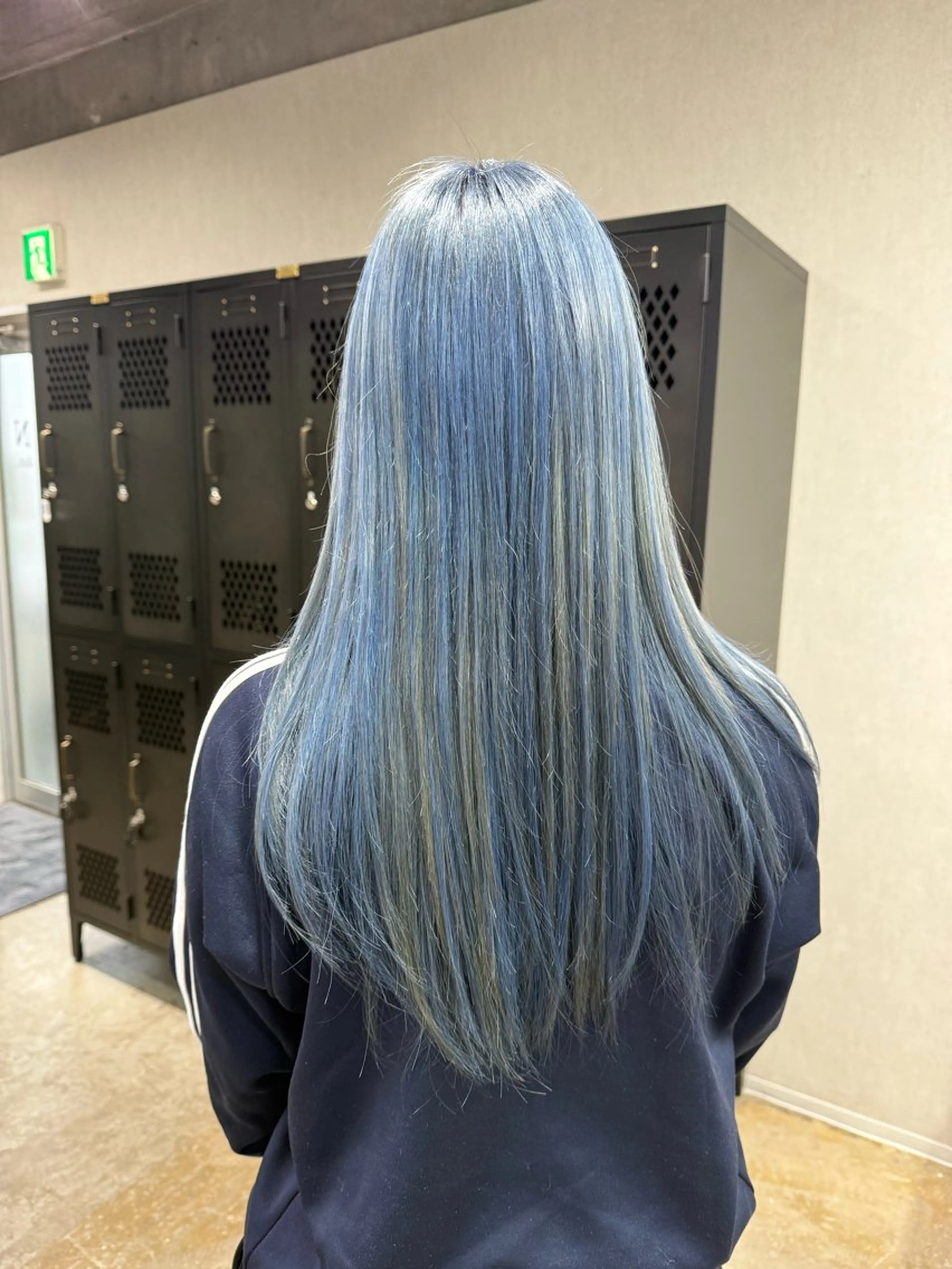 カラー ブルーカラー ハイライトカラー ヘアカラー ルシ🎨/ハイトーン デザイン/髪質改善のヘアスタイル