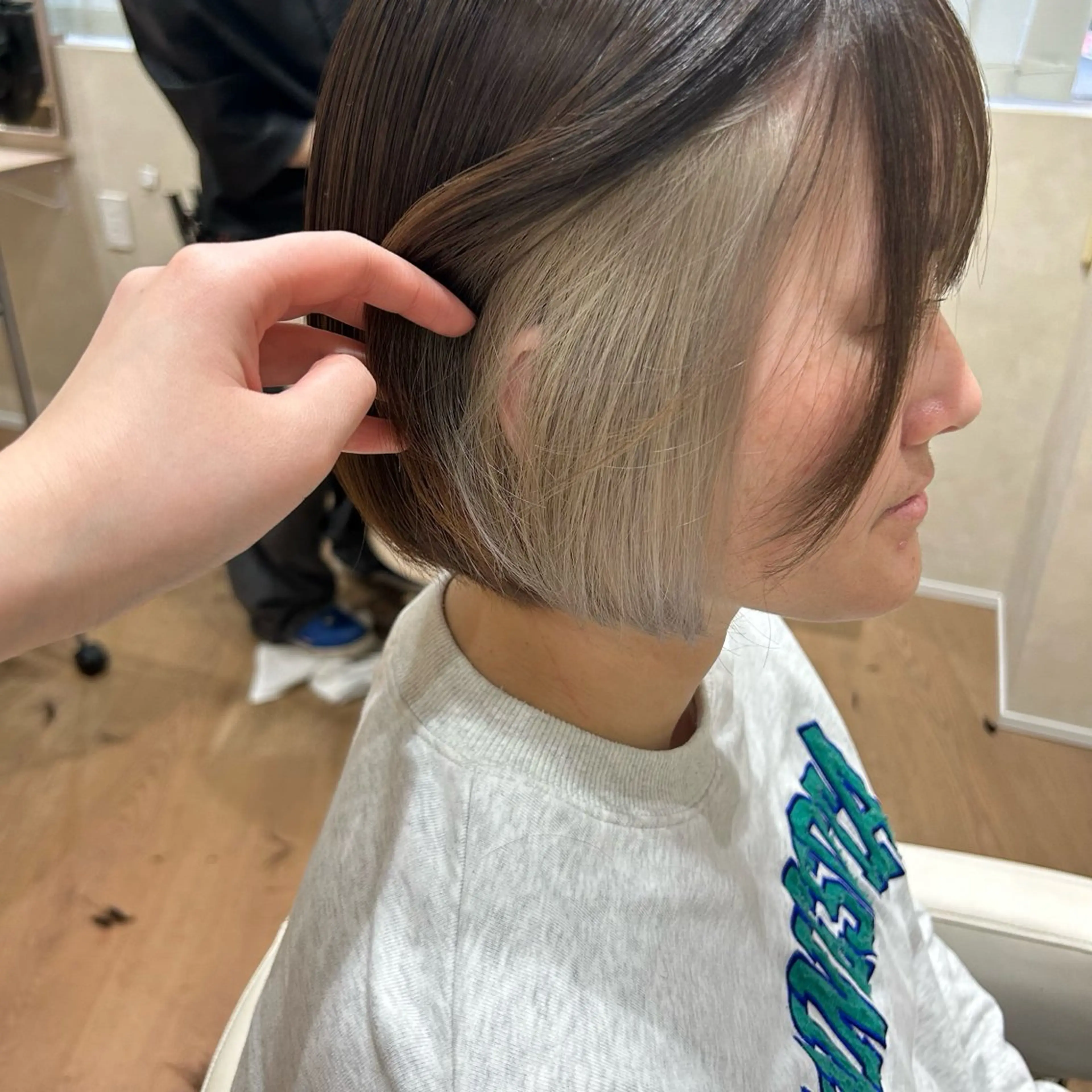 ショート カラー ヘアカラー トリートメント 砂野 真璃奈のヘアスタイル