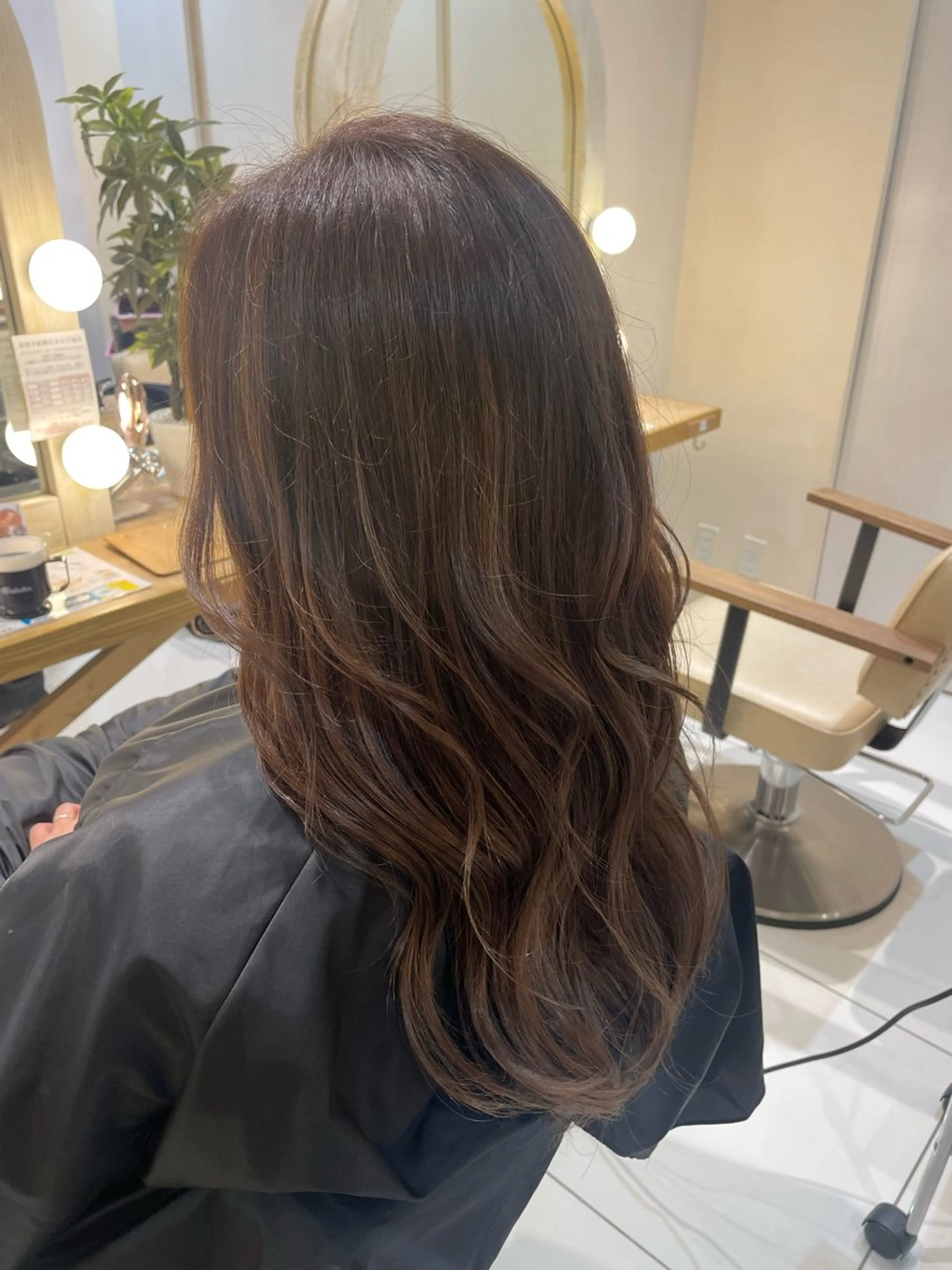 ロング カラー ヘアアレンジ ブリーチなしカラー/ 暖色カラー/艶カラーのヘアスタイル