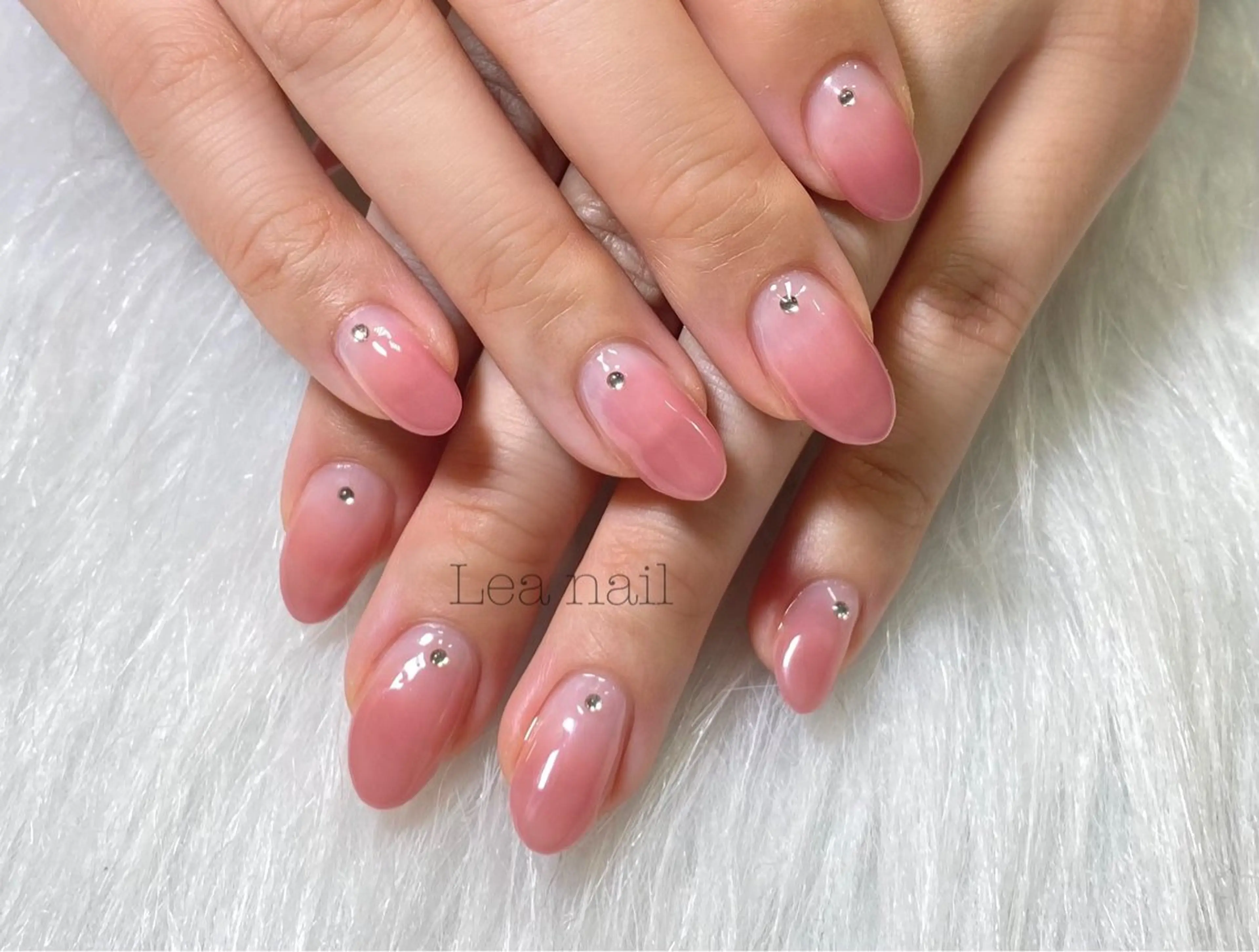 ネイル グラデーション ストーンネイル Lea nailのネイルデザイン