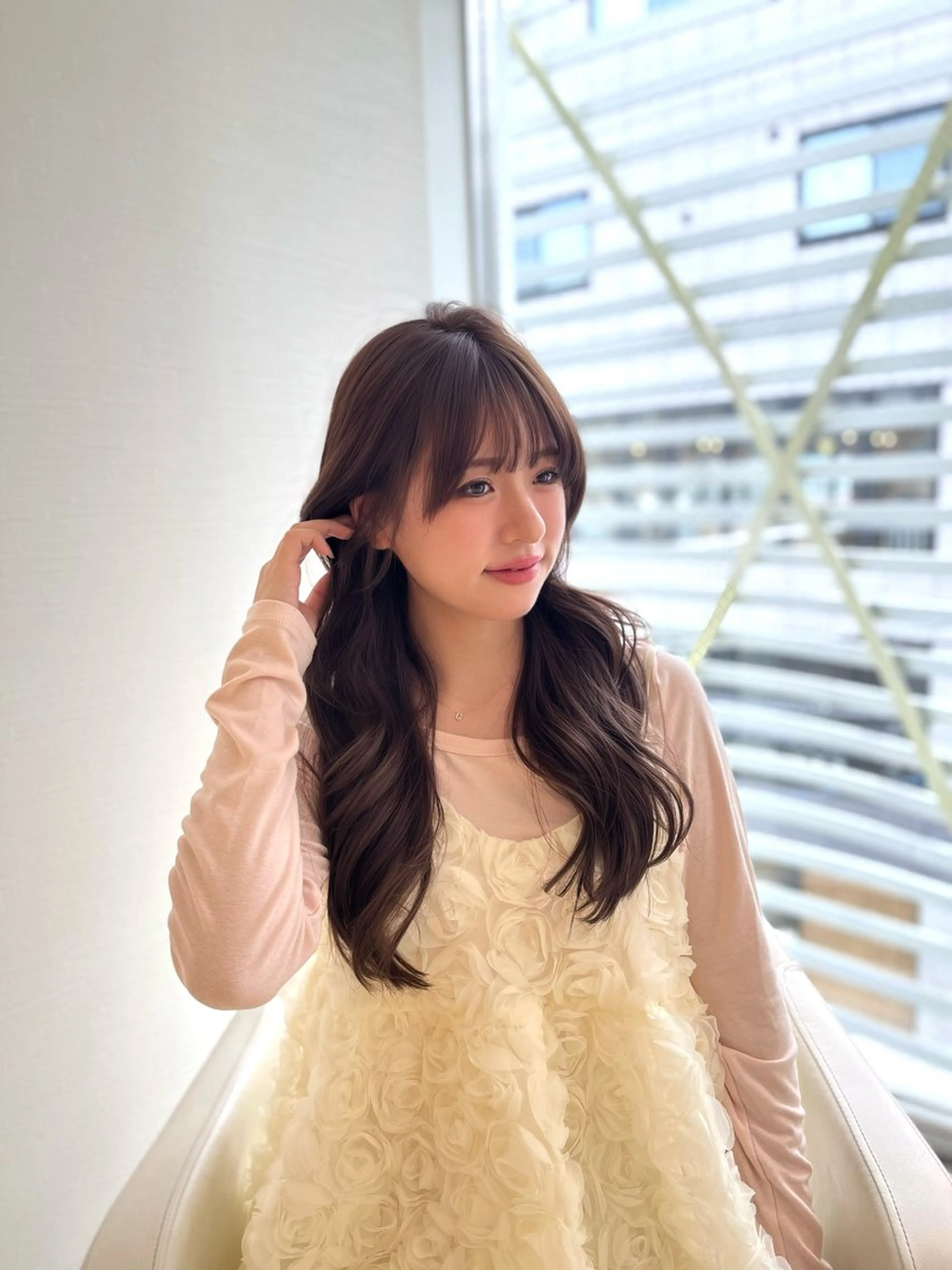 セミロング 小顔カット 縮毛矯正 トリートメント ヘアカラー トリートメント ♥️透明感×抜け感 ベージュ/佑珠♥️のヘアスタイル