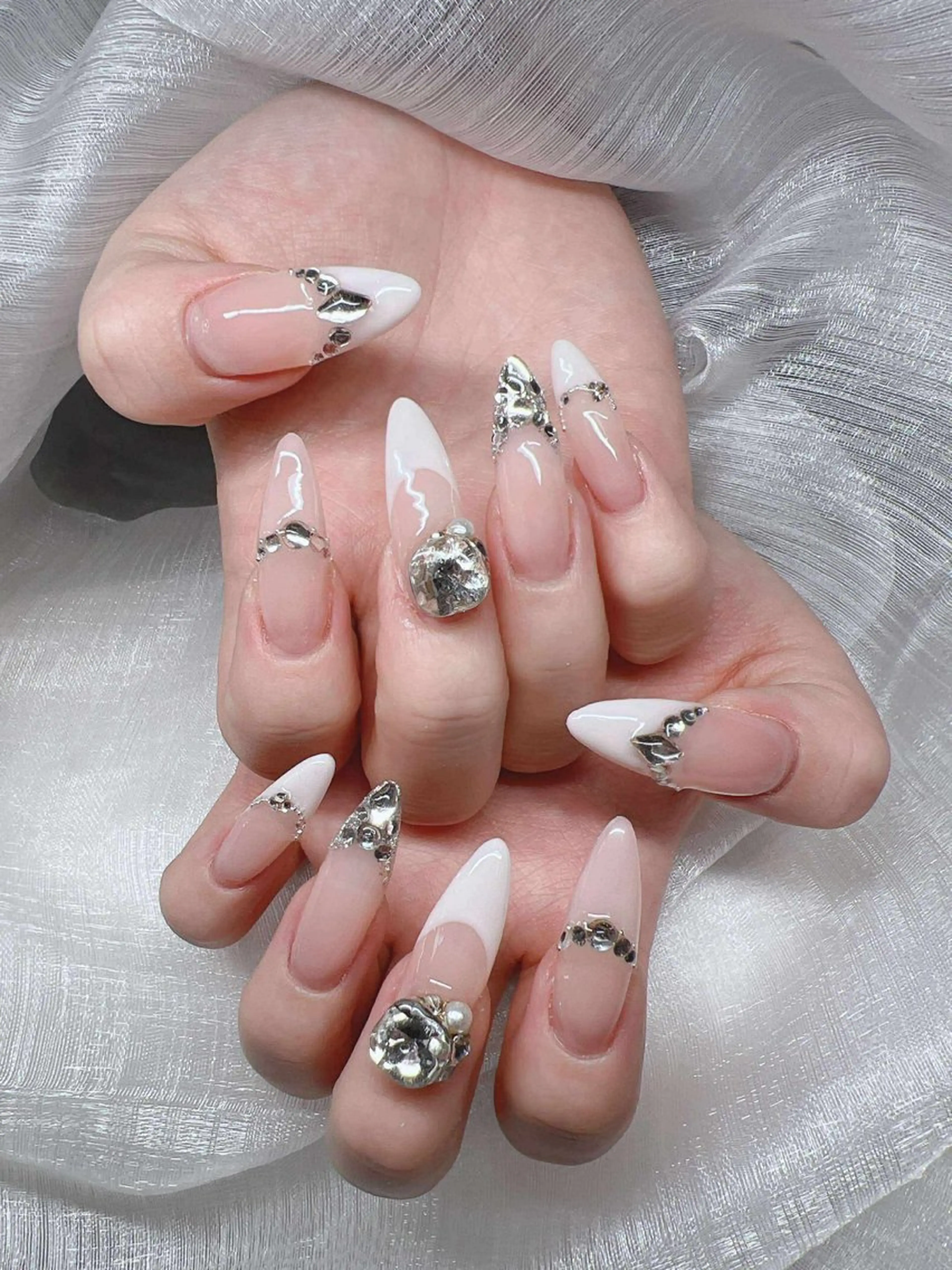 ネイル 長さ出し グラデーション 卒業式 キラキラネイル マグネットネイル ハンドネイル Lee Nailsのネイルデザイン