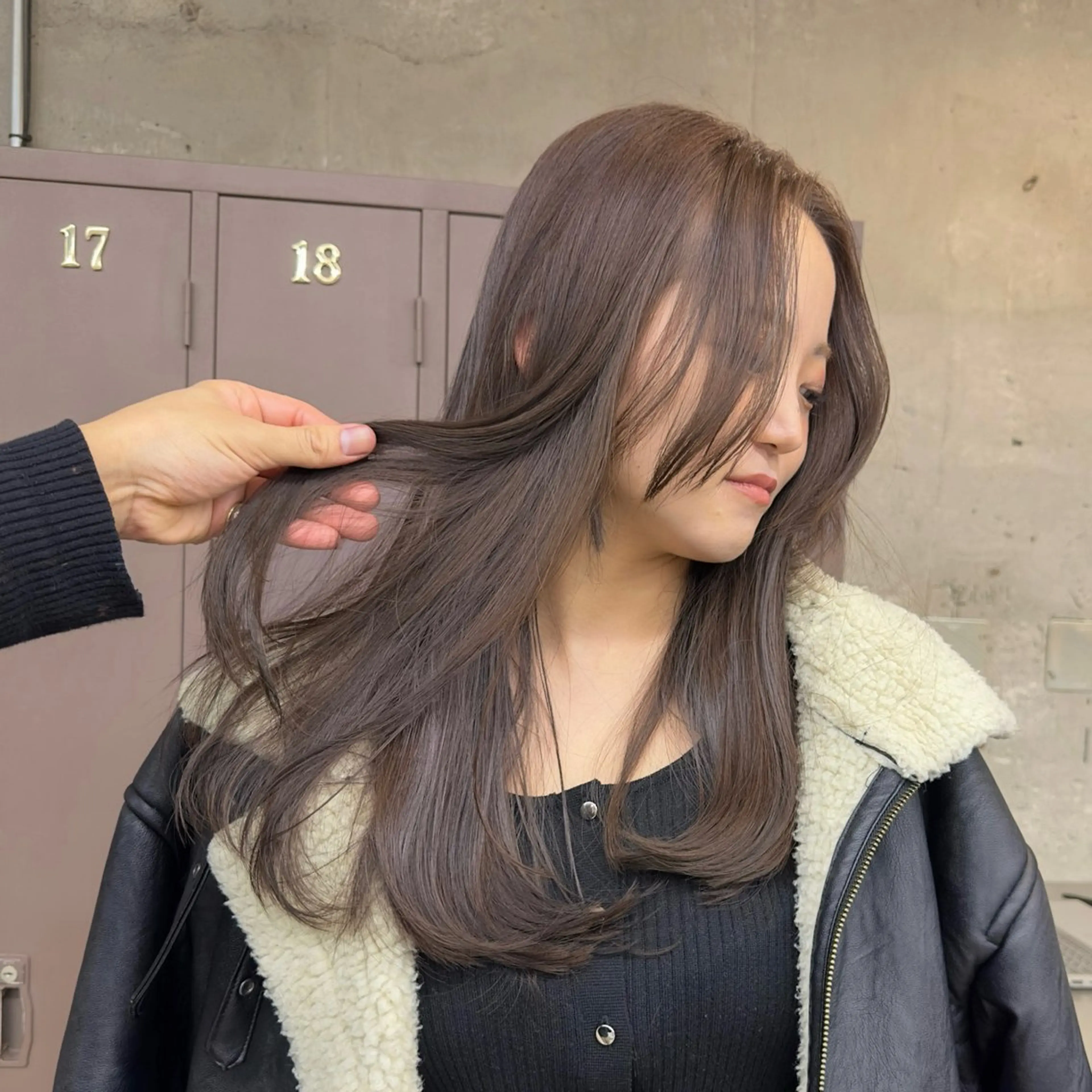 ロング レイヤーカット カット ヘアカラー トリートメント 岡本康平/ボブ /ブリーチ/レイヤーのヘアスタイル