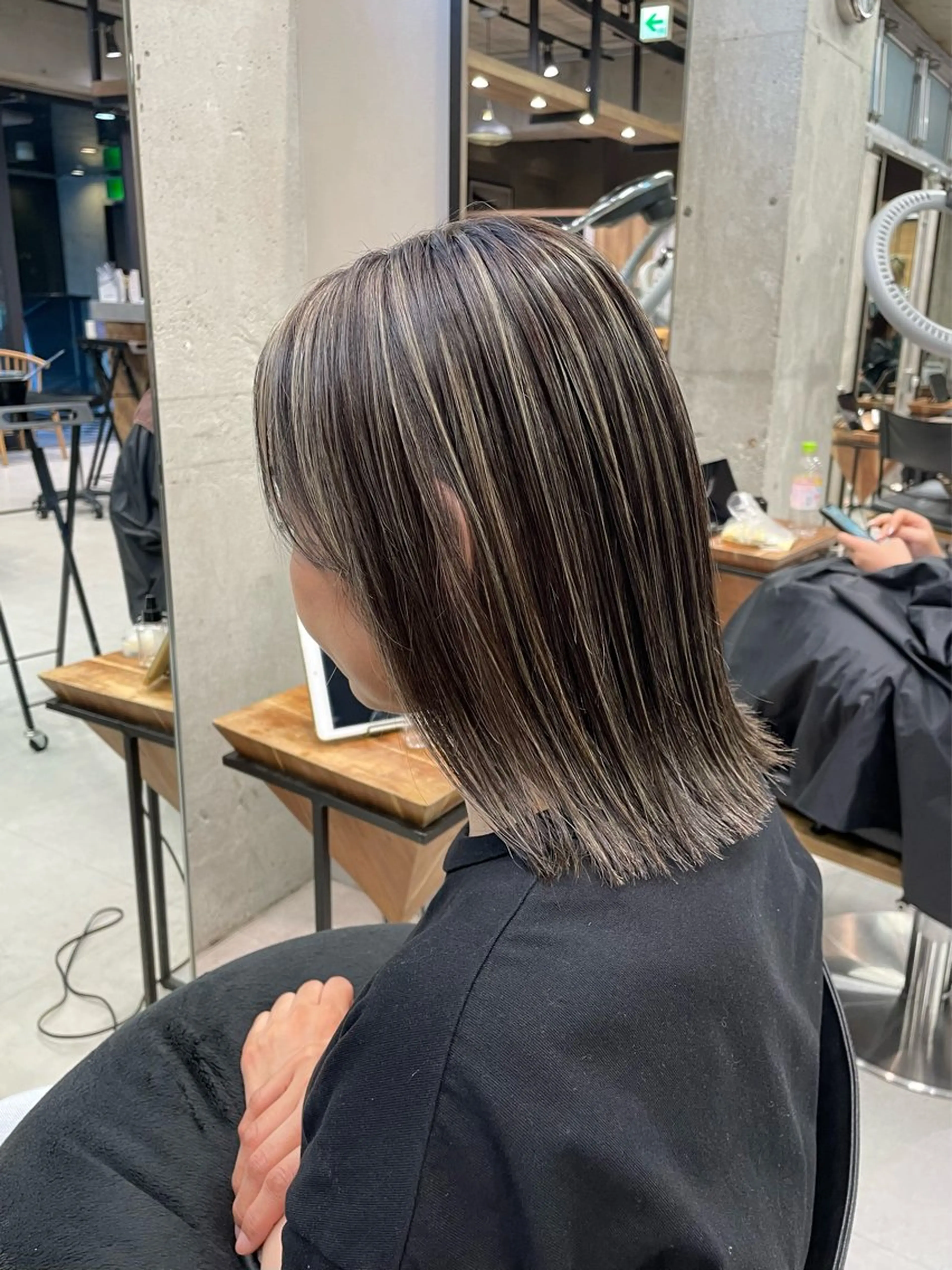 ミディアム 🌊ハイライト Rizu🌊のヘアスタイル