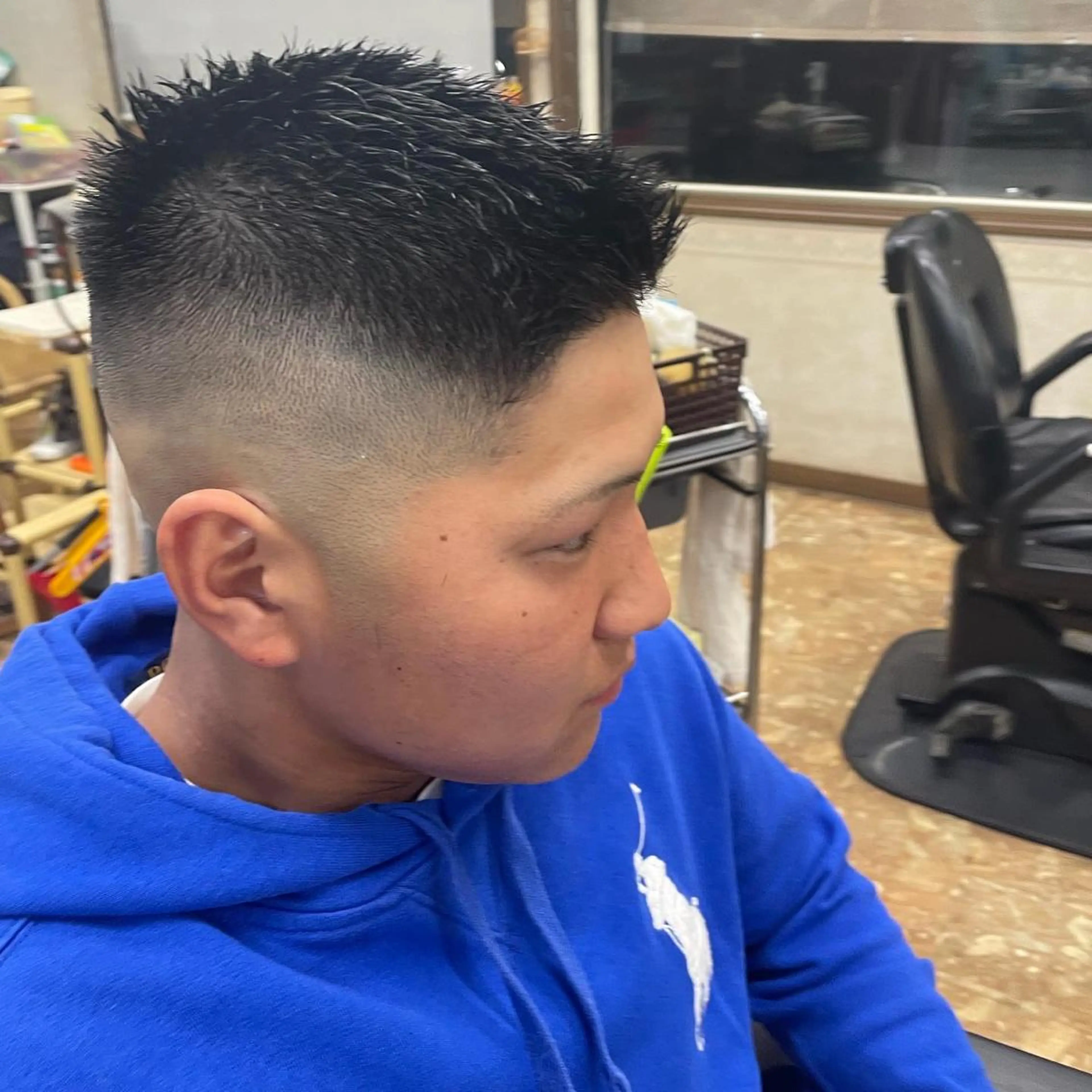 ショート メンズ 海老原 コウのヘアスタイル