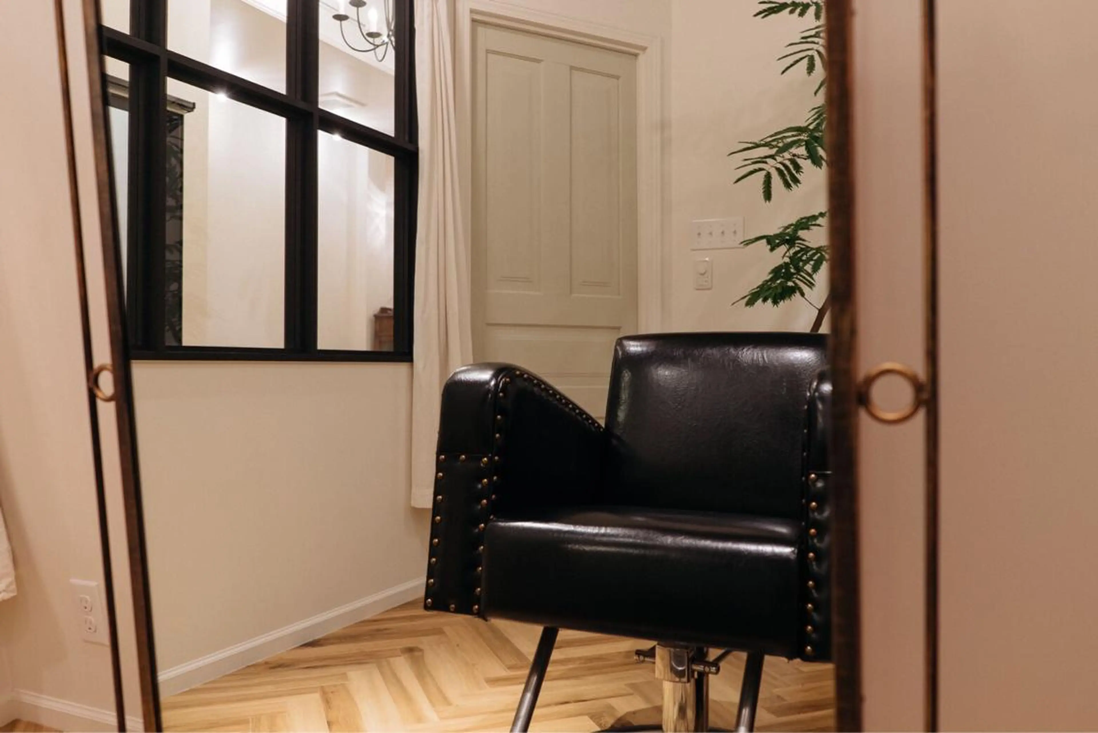 AMIES所属・AMIES (エイミス)のエステ・リラクイメージ