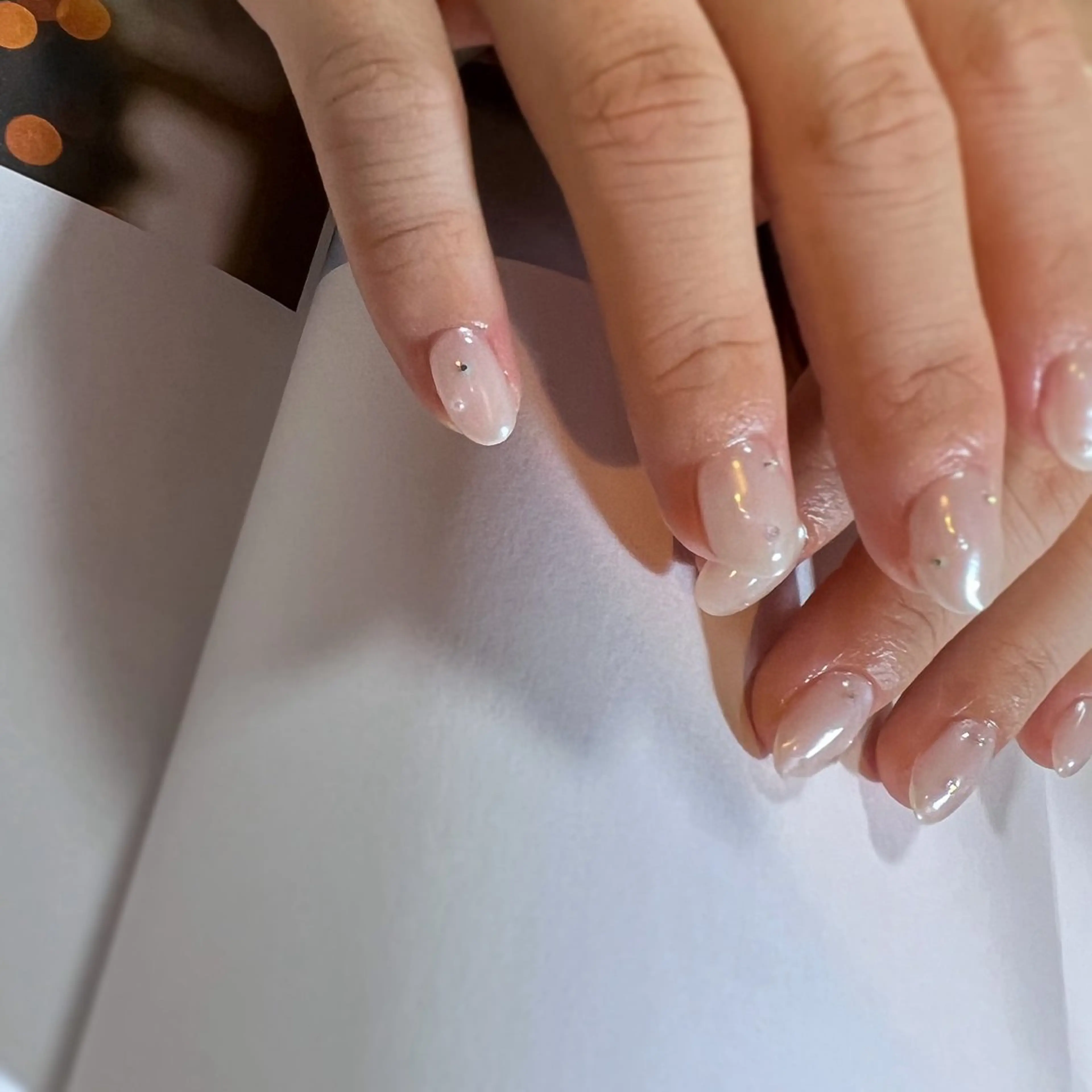 ネイル ミラーネイル ストーンネイル ホワイト 冬ネイル ハンドネイル pointillé .ayaのネイルデザイン