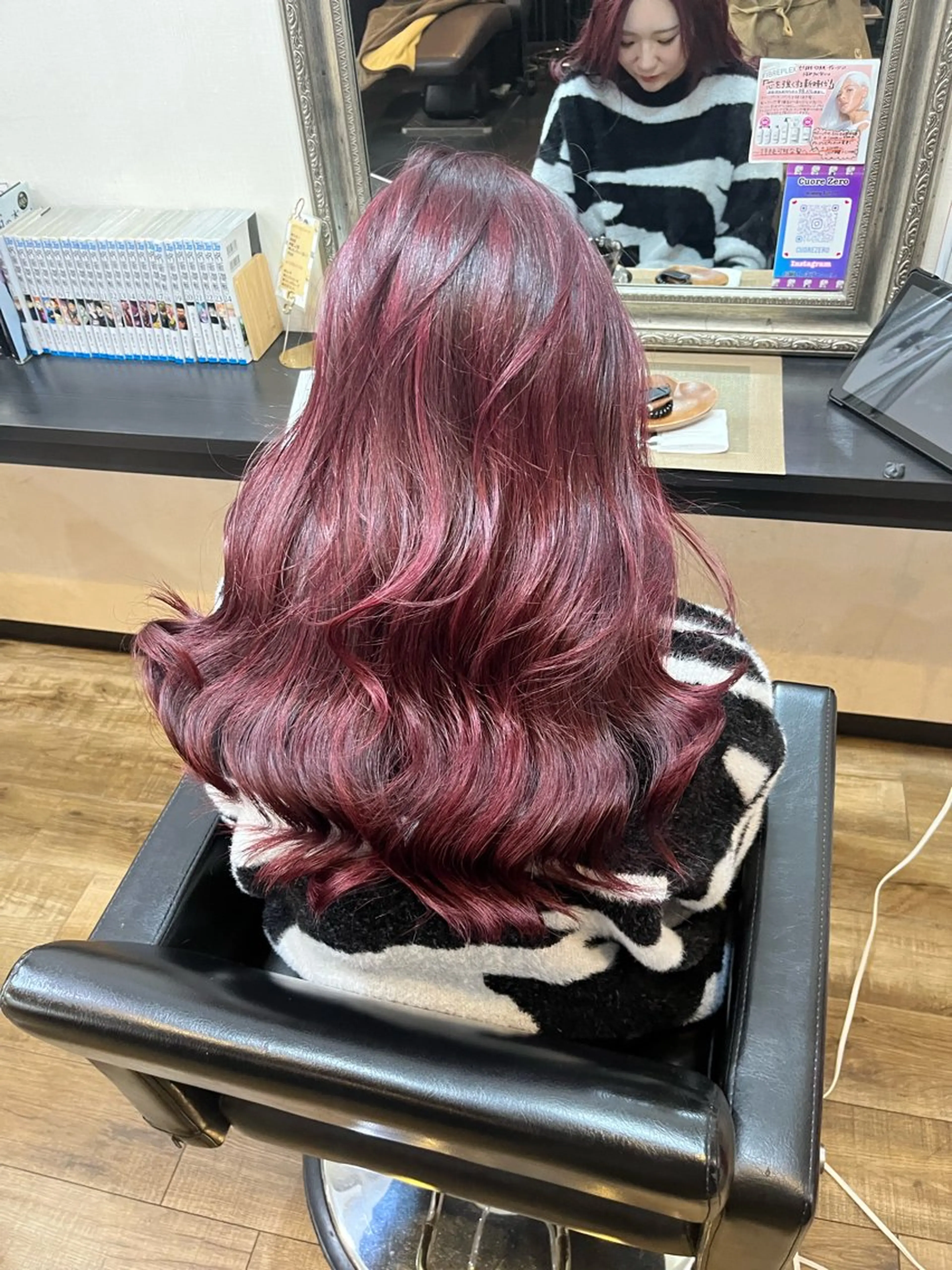 ロング カラー ヘアアレンジ ブリーチ カシス ハイライトカラー ピンクカラー レッドカラー ヘアカラー きむえり/髪質改善 /20代〜40代多数のヘアスタイル
