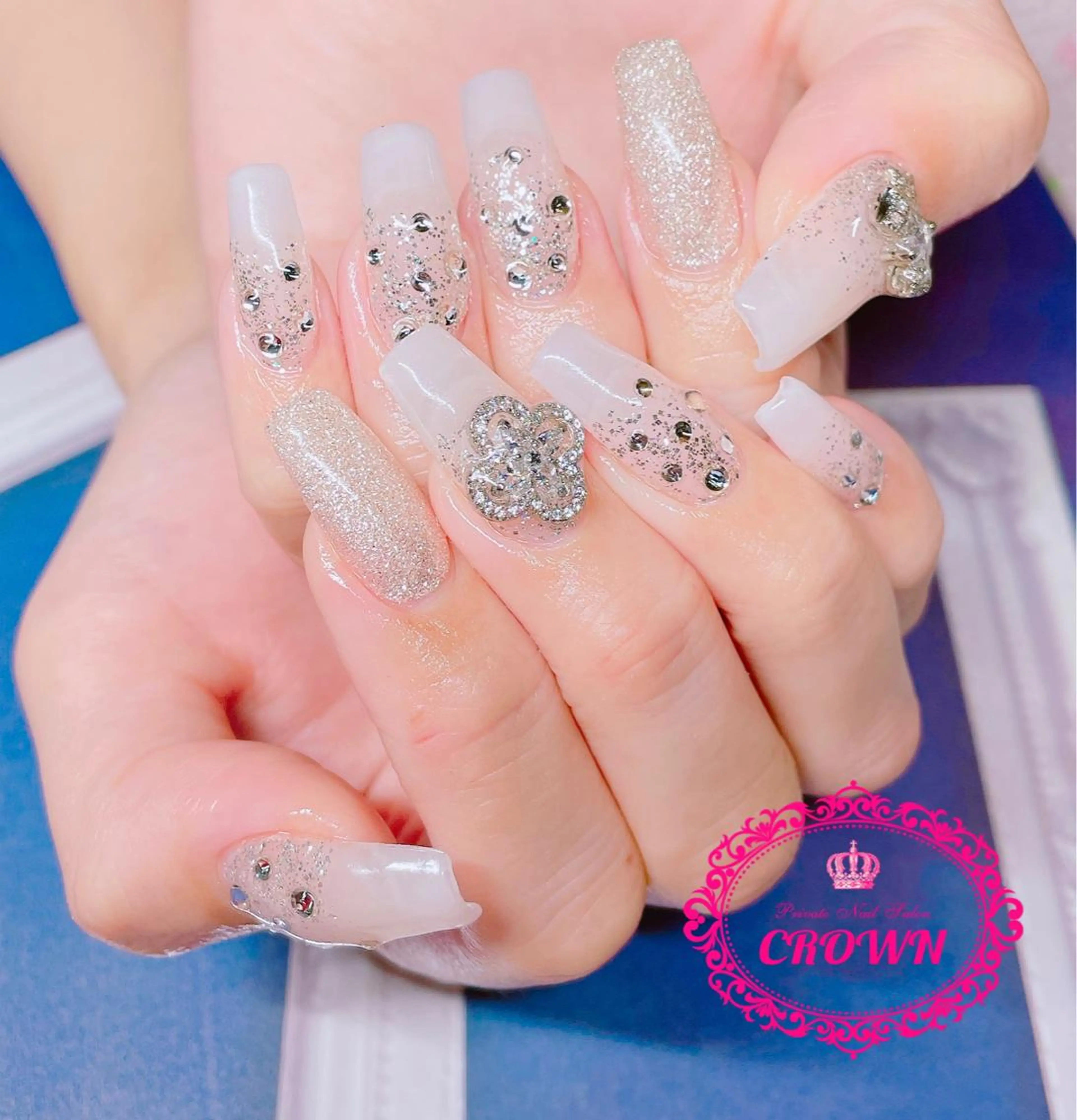 ネイル CROWN プライベートサロンのネイルデザイン
