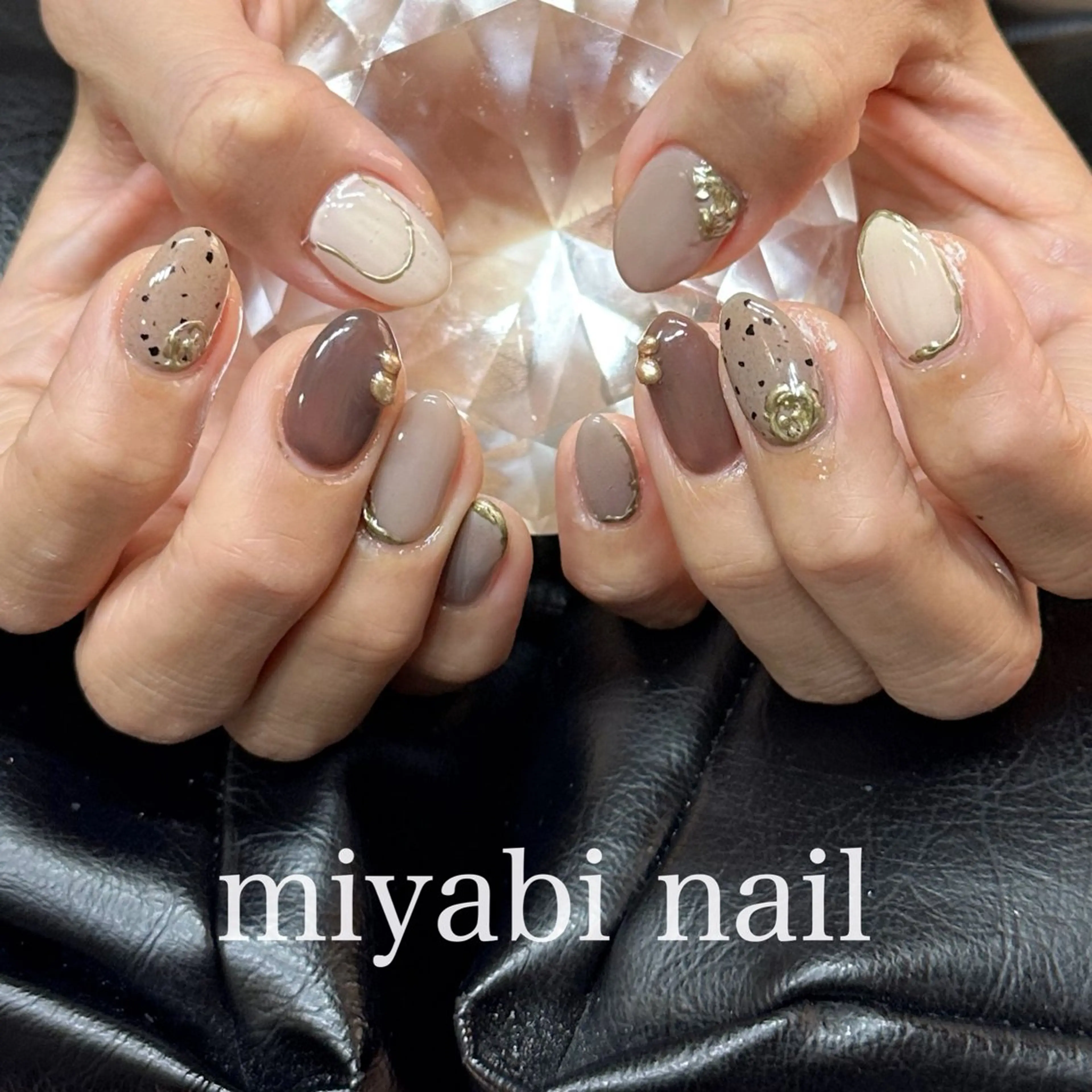 ネイル アートネイル ジェルネイル ゴールド 持ち込み 冬ネイル ハンドネイル miyabi nail 桂川駅近くのネイルデザイン