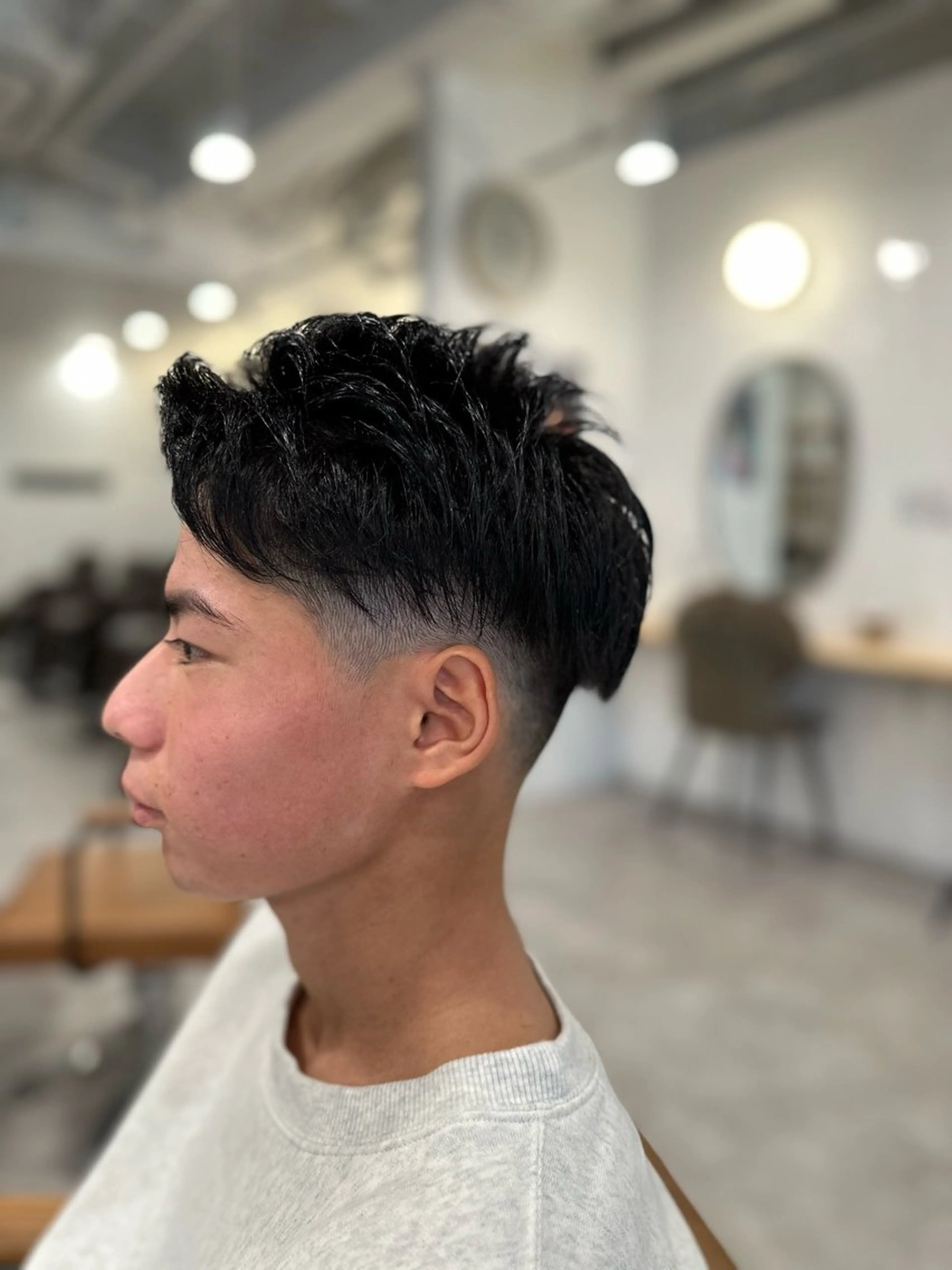 ショート メンズ フェードカット マッシュ カット 特殊カラー特化 ✂️SHIAN フジのヘアスタイル