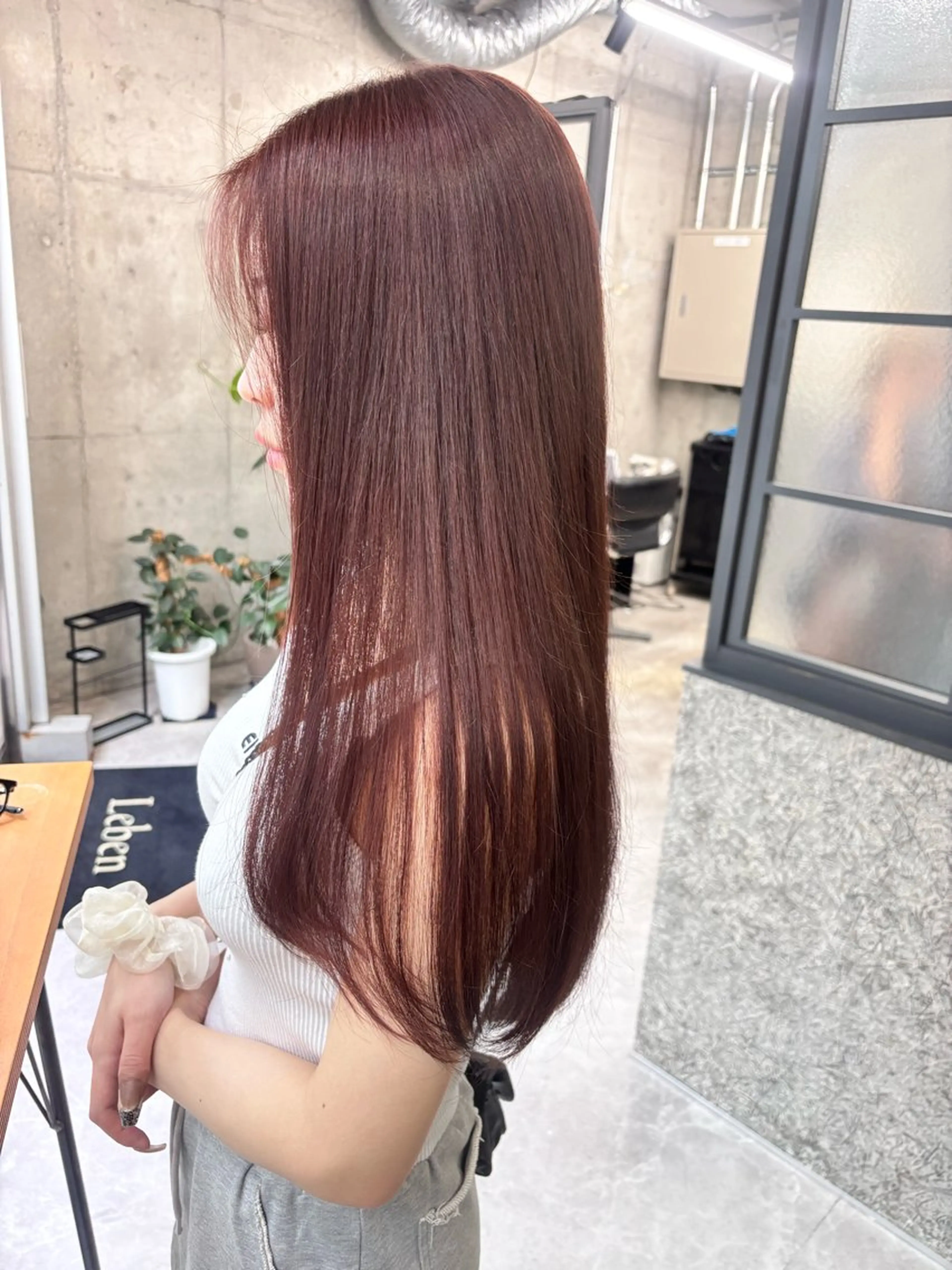 ロング カラー ヘアカラー トリートメント leben serikaのヘアスタイル