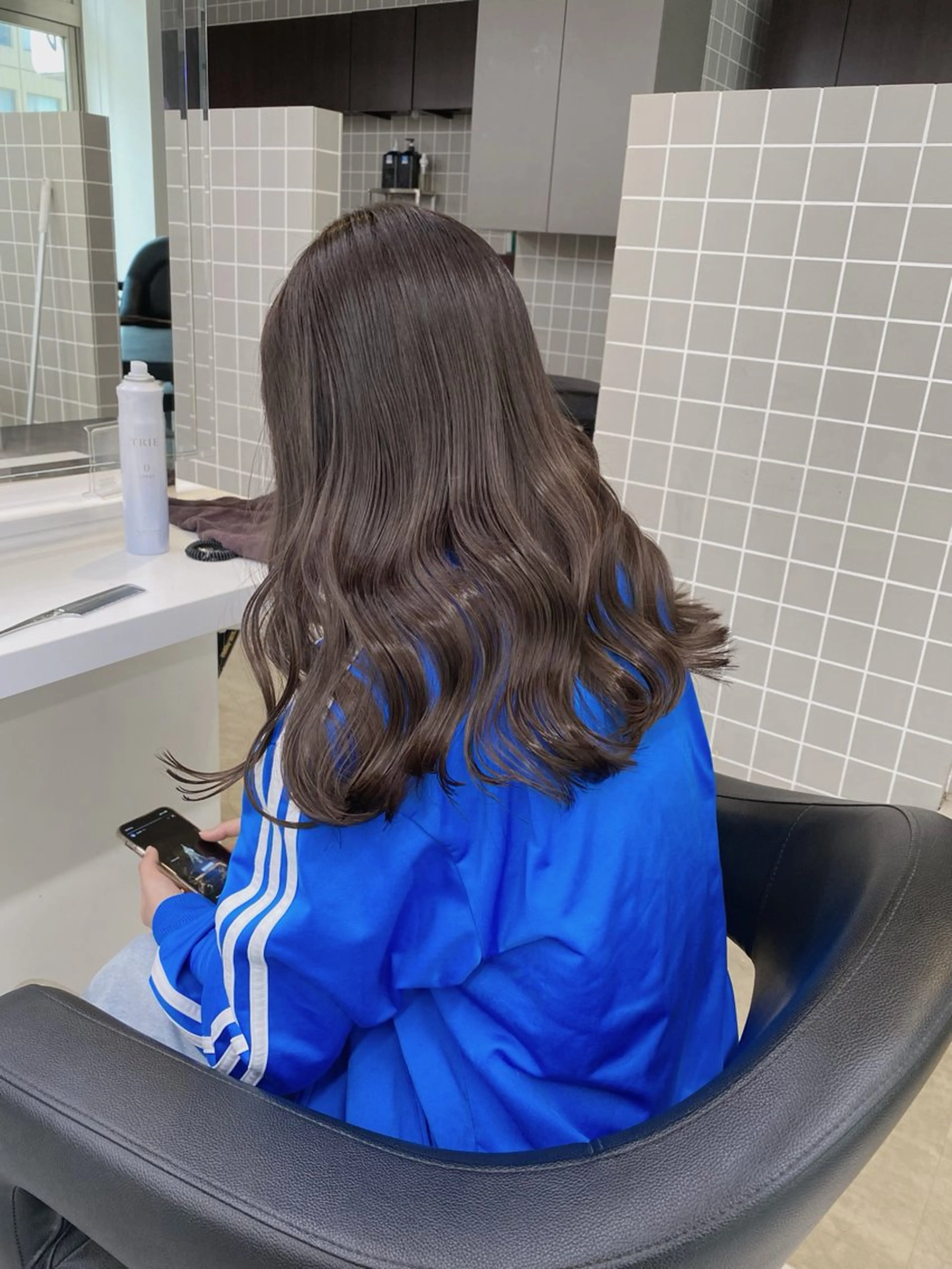 カラー カット ヘアカラー トリートメント 地毛風縮毛矯正飛我 赤み無し透明感ヘアのヘアスタイル