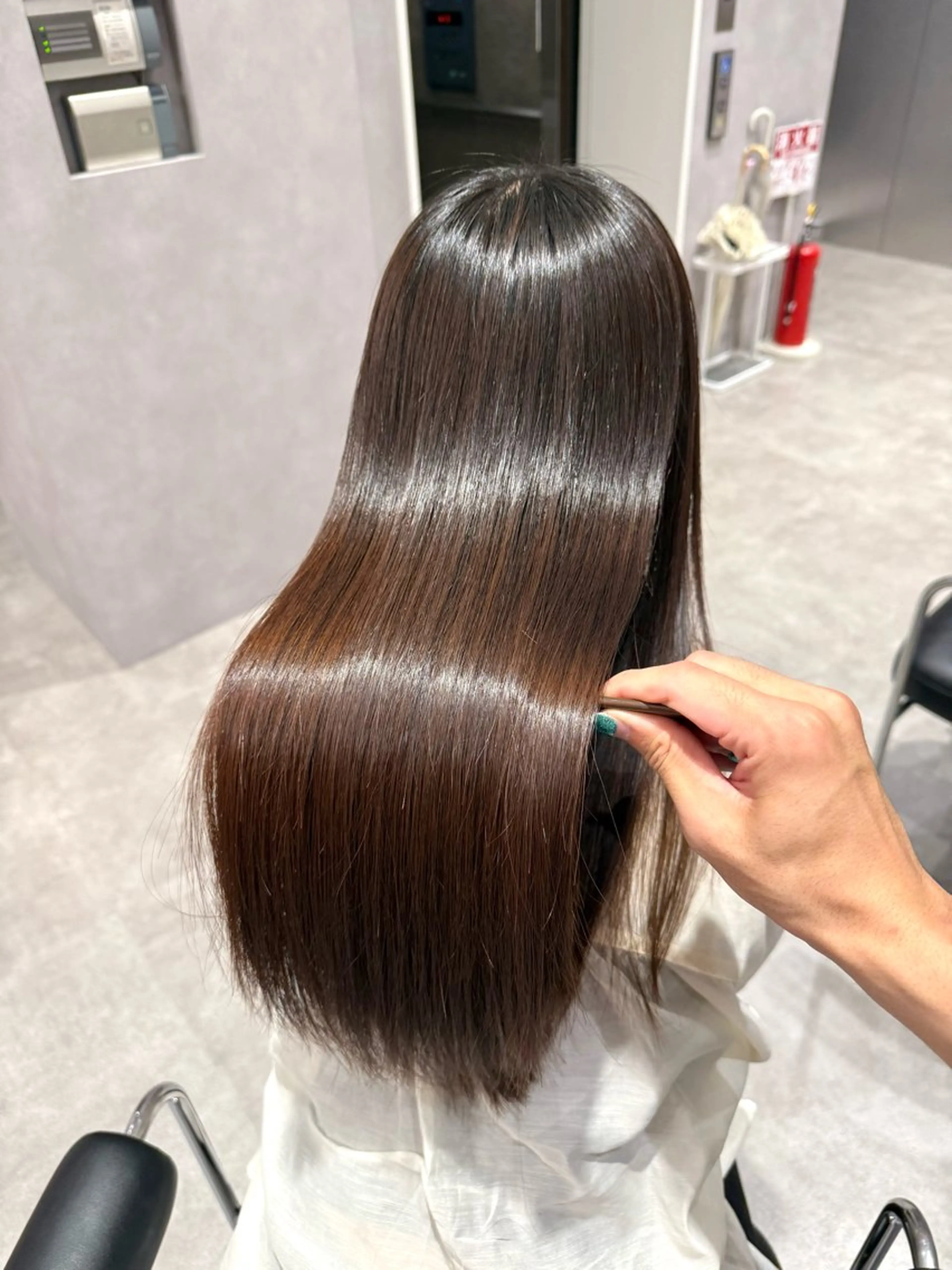 ロング カラー パーマ ヘアアレンジ 髪質改善 縮毛矯正 トリートメント ストレートパーマ カット 縮毛矯正 トリートメント 縮毛矯正/髪質改善/ ブリーチ毛/木元渓太のヘアスタイル