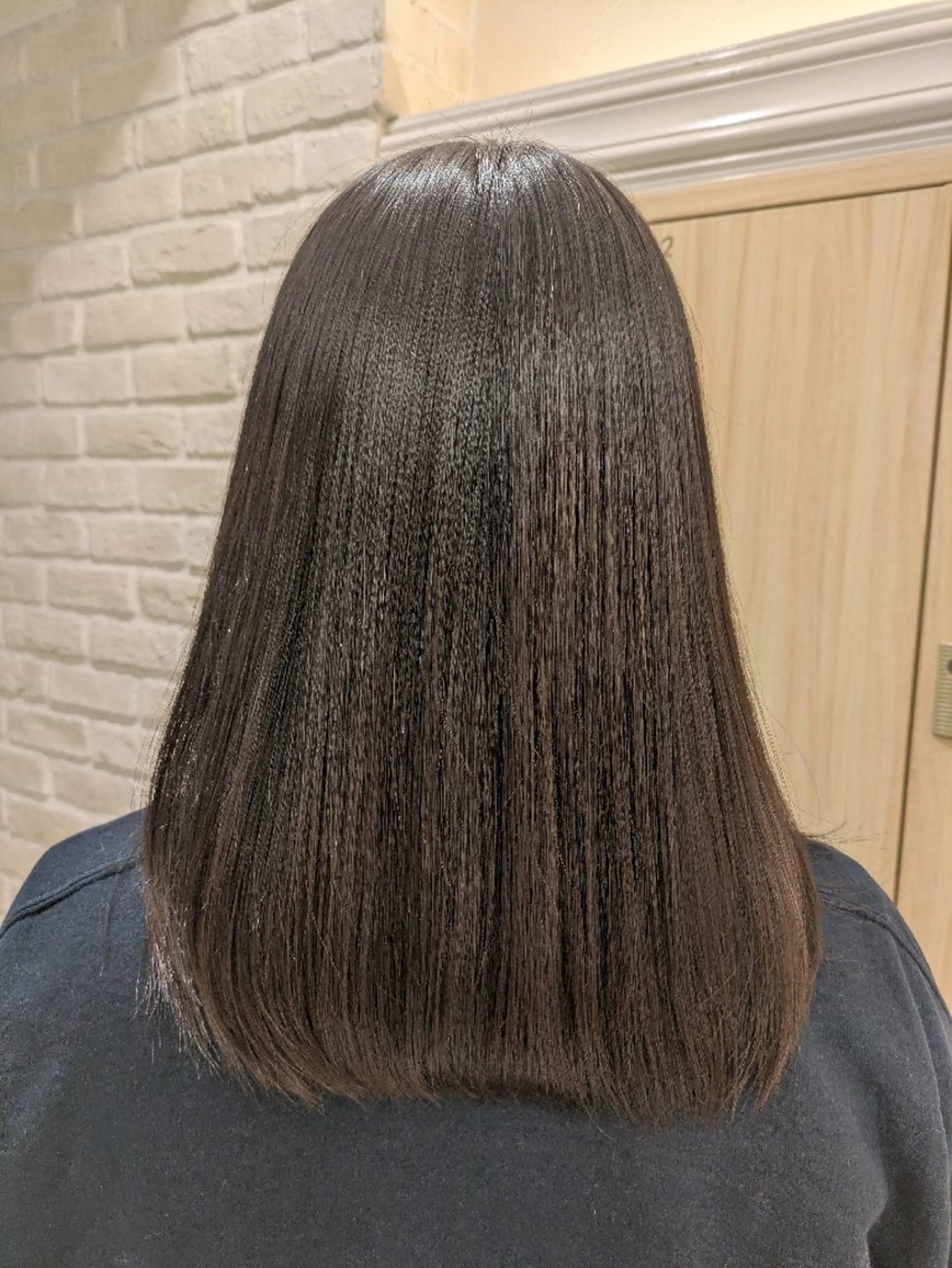 セミロング 佐々木 萌のヘアスタイル
