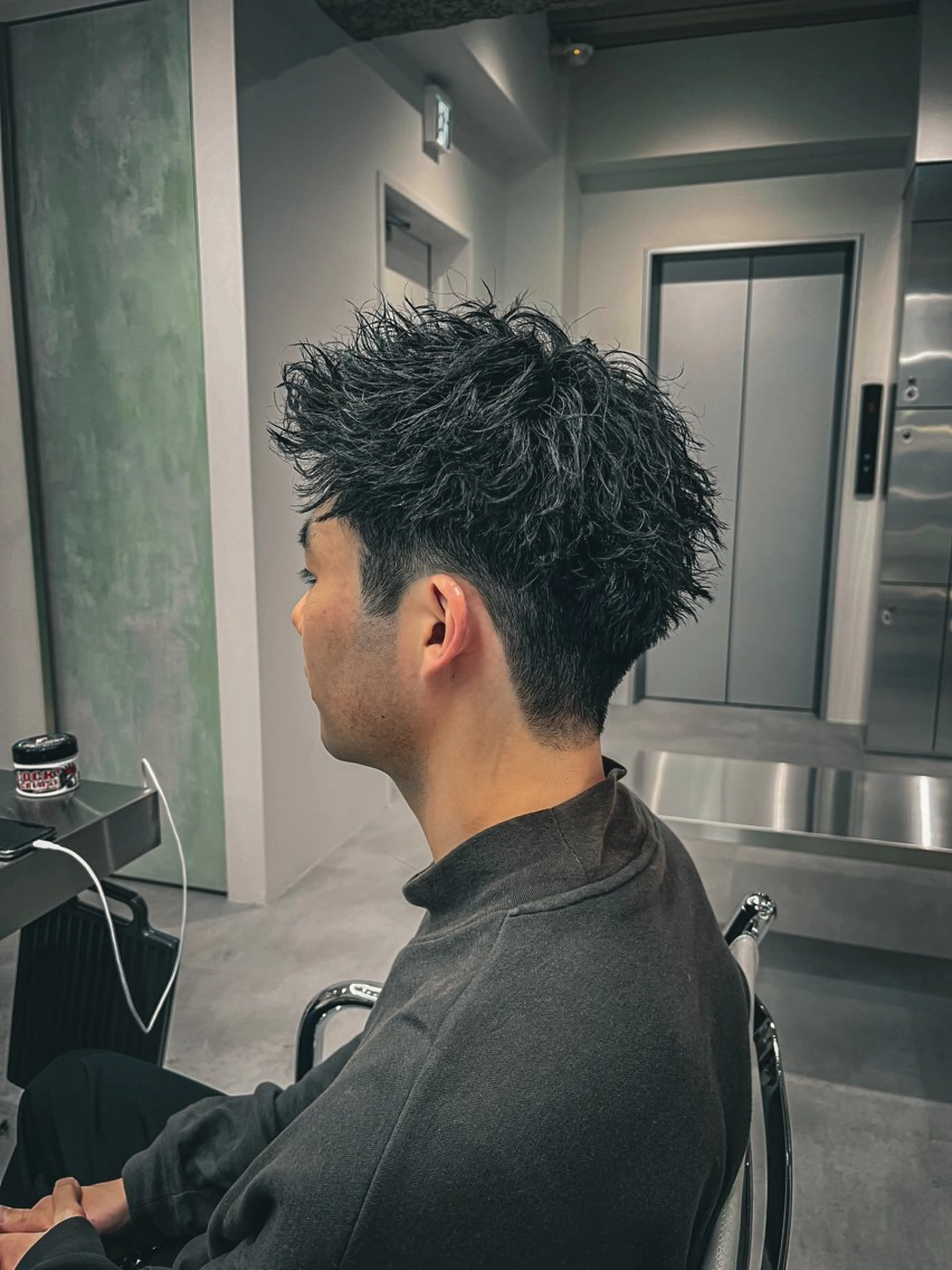 ショート パーマ メンズ ⚡メンズパーマフ ェードカットTomyのヘアスタイル