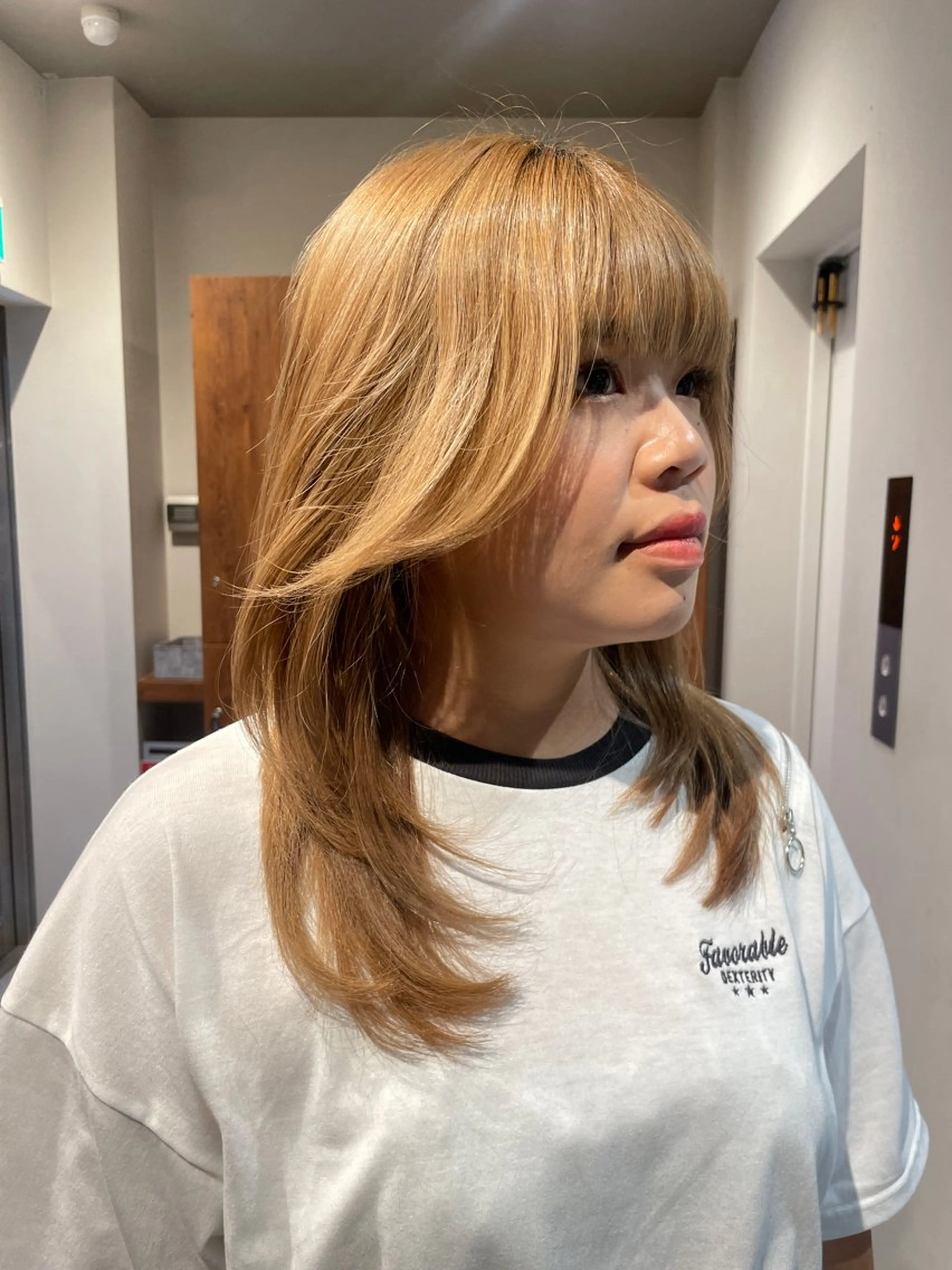 ミディアム レイヤーカット トリートメント 海外レイヤー/赤み 消しカラー/上原聖奈のヘアスタイル