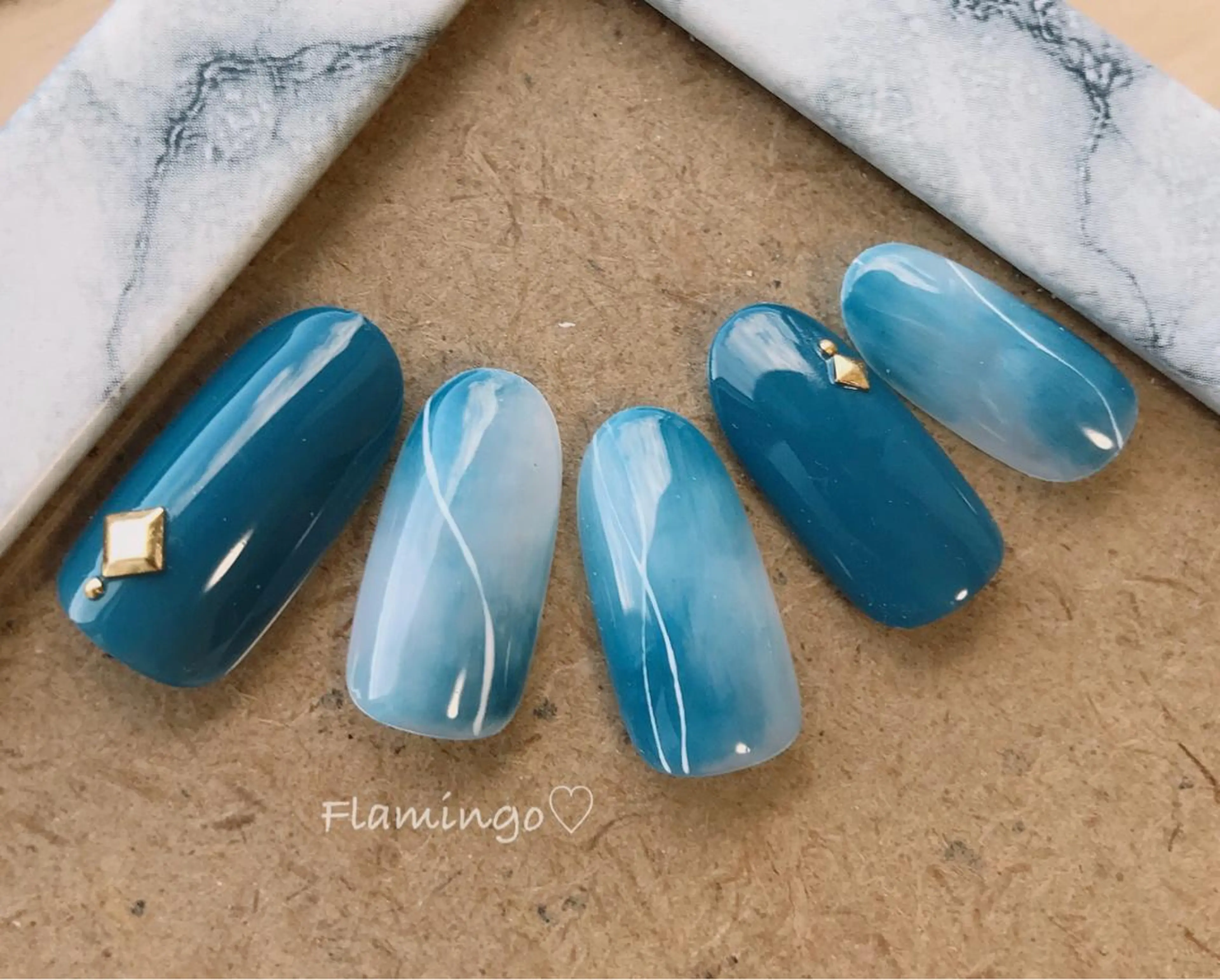 ネイル ブルー ニュアンスネイル 夏ネイル フィルイン／自爪育成 ／爪に優しい施術のネイルデザイン