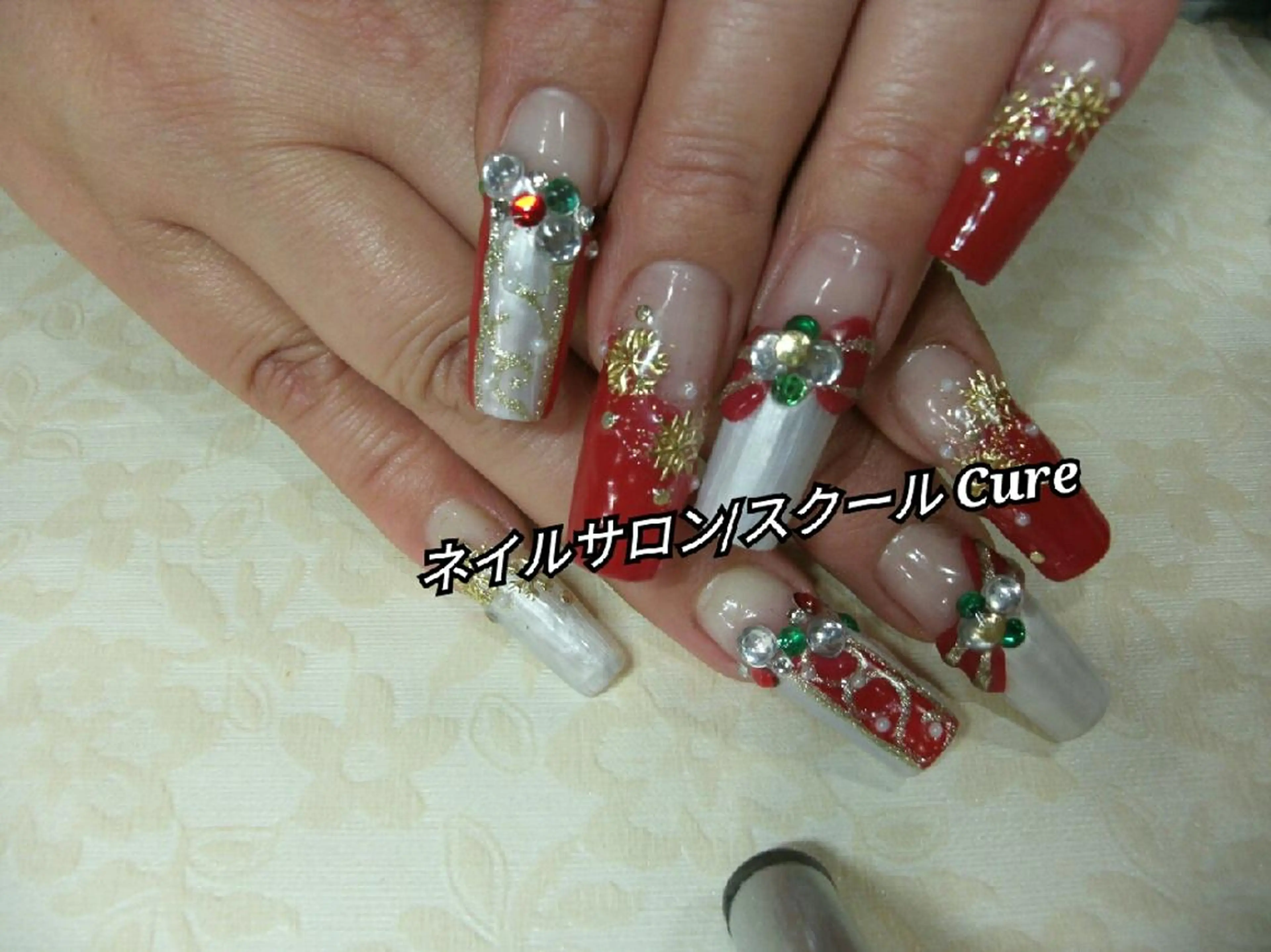 ロング ネイル ネイルサロン Cureのネイルデザイン