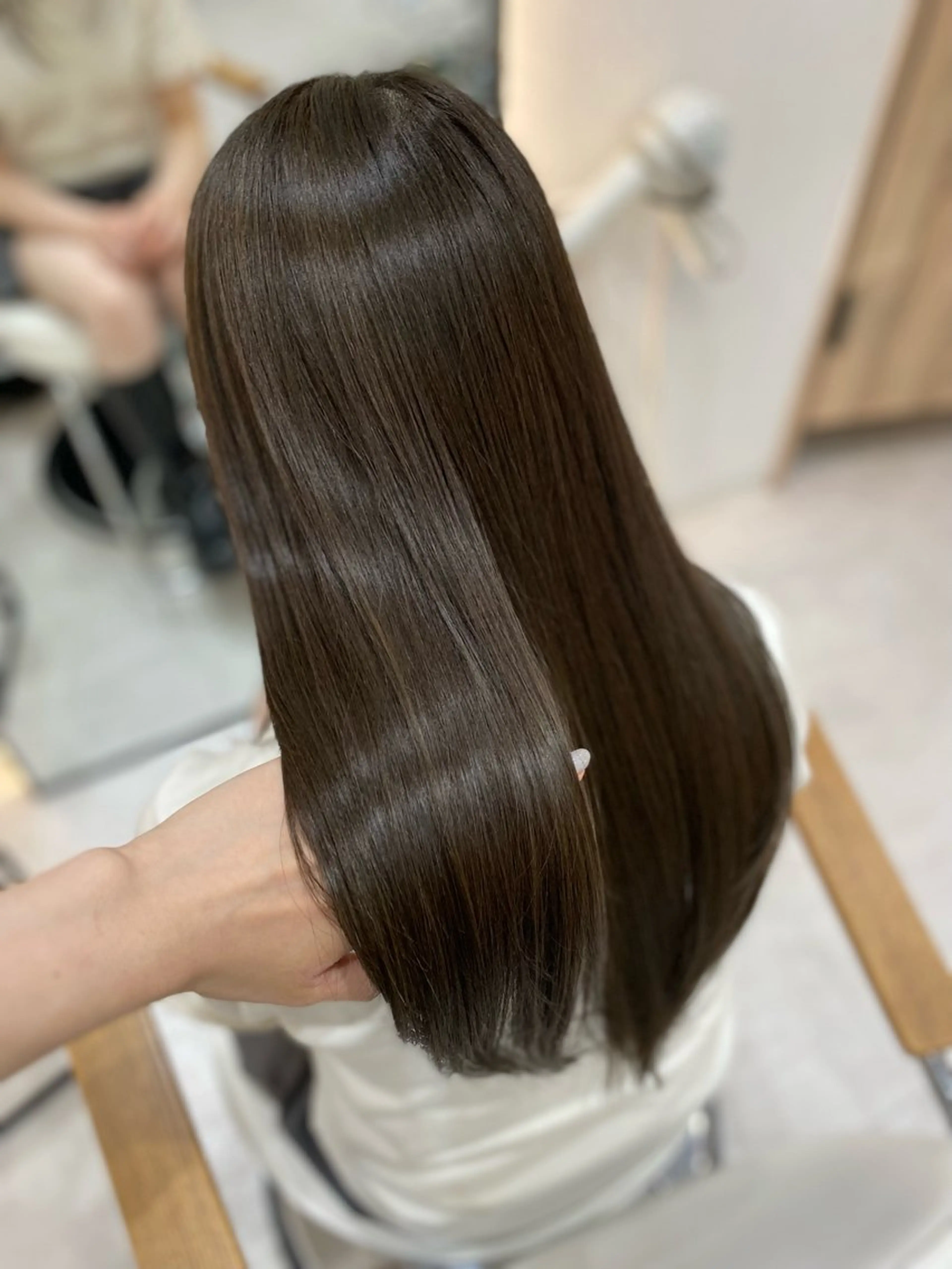 ロング カラー グレージュ オリーブグレージュ オリーブグレー カット ヘアカラー トリートメント 艶髪・透明感カラー・ 韓国ヘア・Yuriのヘアスタイル