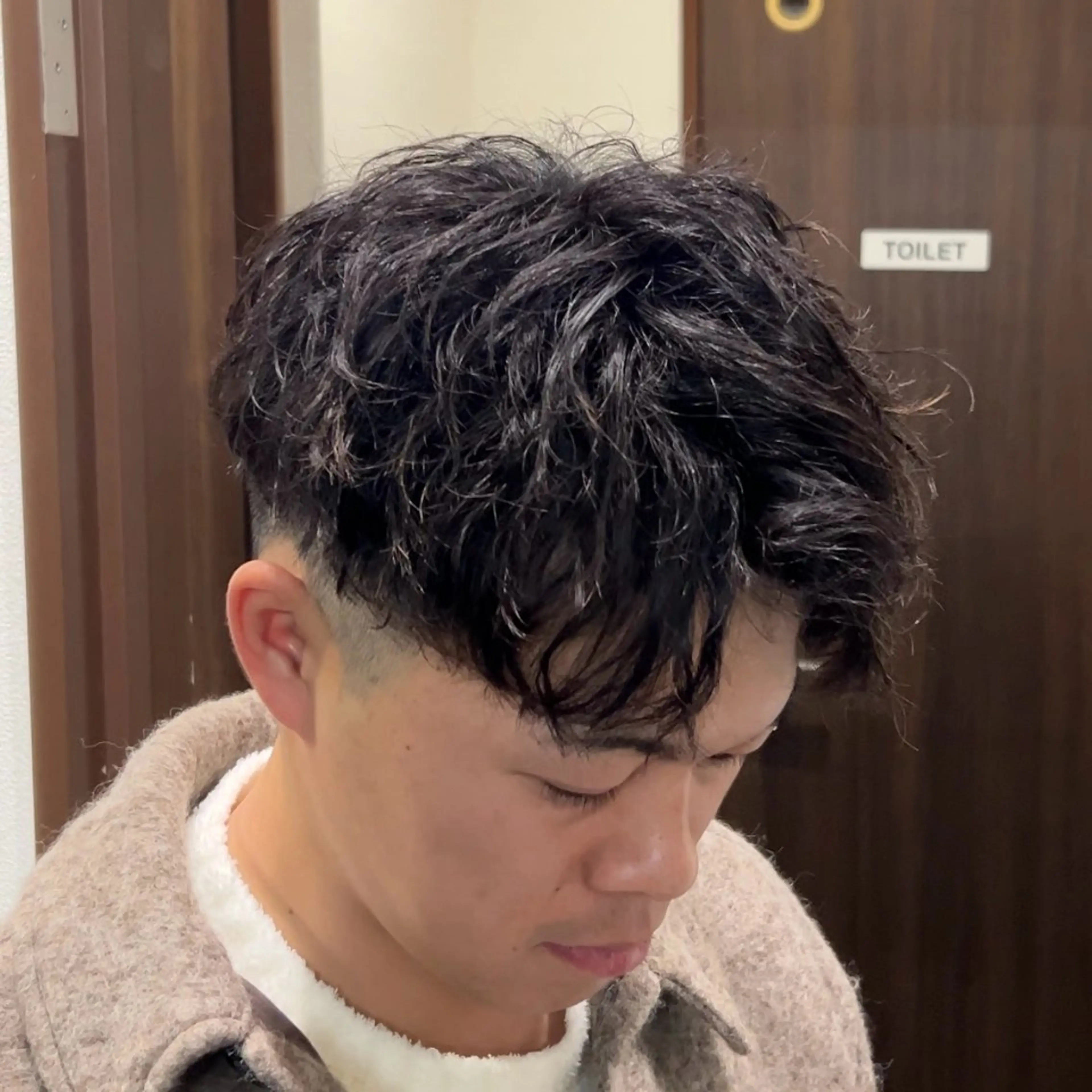ミディアム パーマ メンズ ミディアムパーマ メンズパーマ ツイストスパイラルパーマ スパイラルパーマ 福井 太暉のヘアスタイル