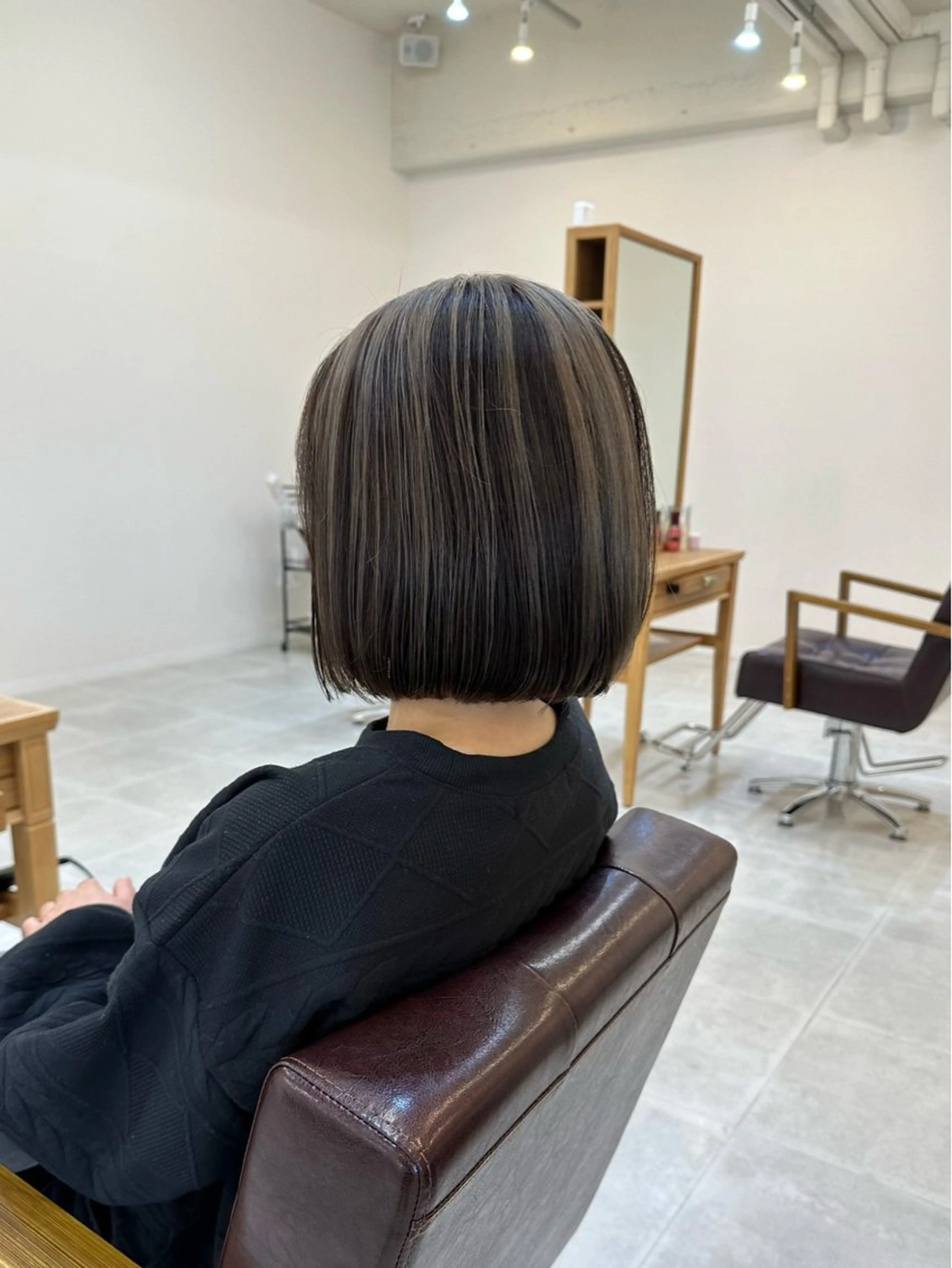 ショート カラー ブリーチ カット ヘアカラー 吉田 浩太郎のヘアスタイル