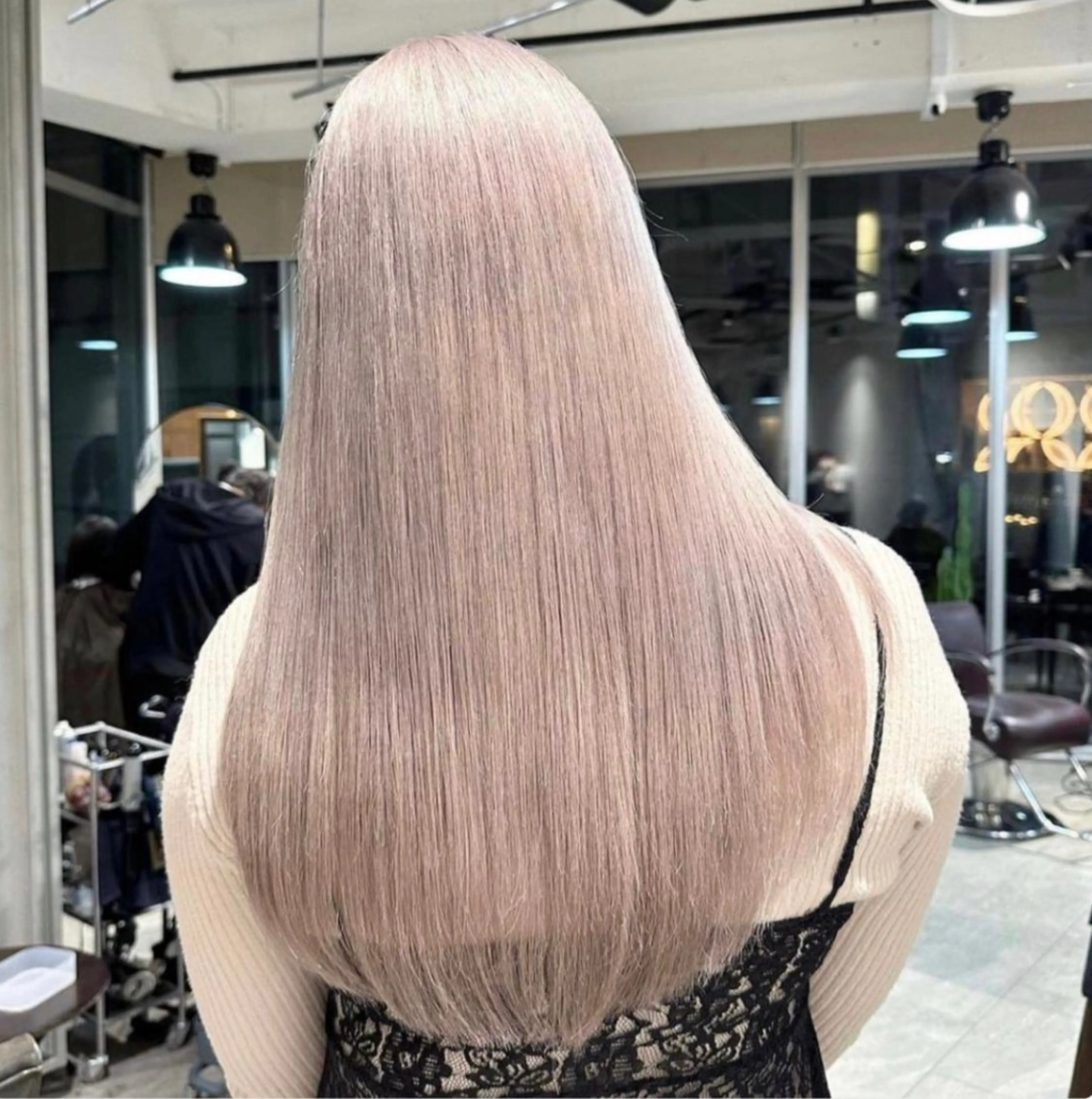 セミロング カラー ヘアカラー 🌹TikTok４万 ﾌｫﾛﾜｰ🌹AKIのヘアスタイル