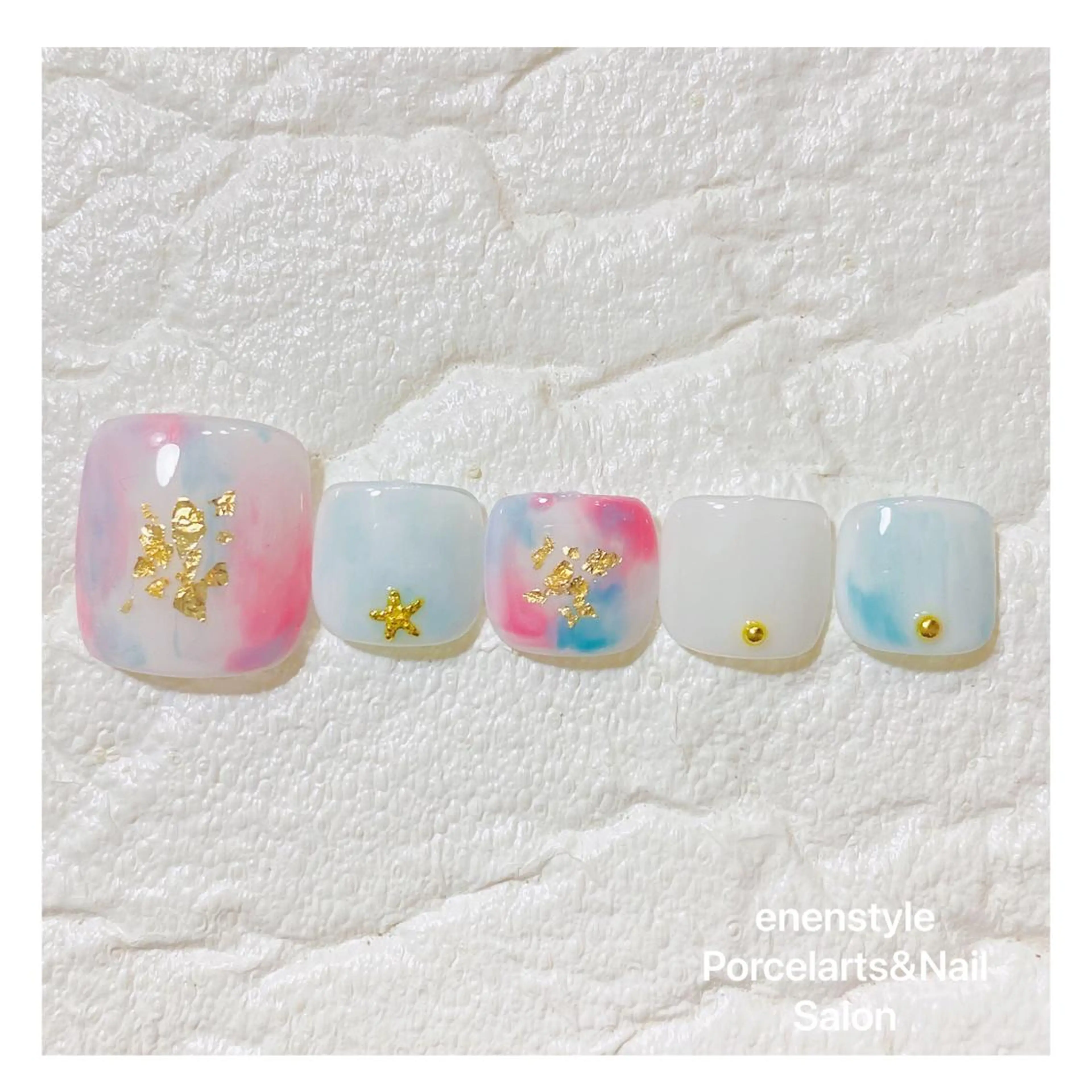 ミディアム ネイル ハンドネイル フットネイル 👑enen style👑のネイルデザイン